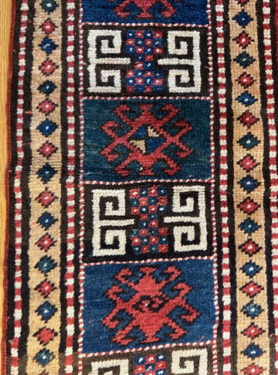Tapis Kazak Bordjalou Excellent état - En vente à NEW YORK, NY