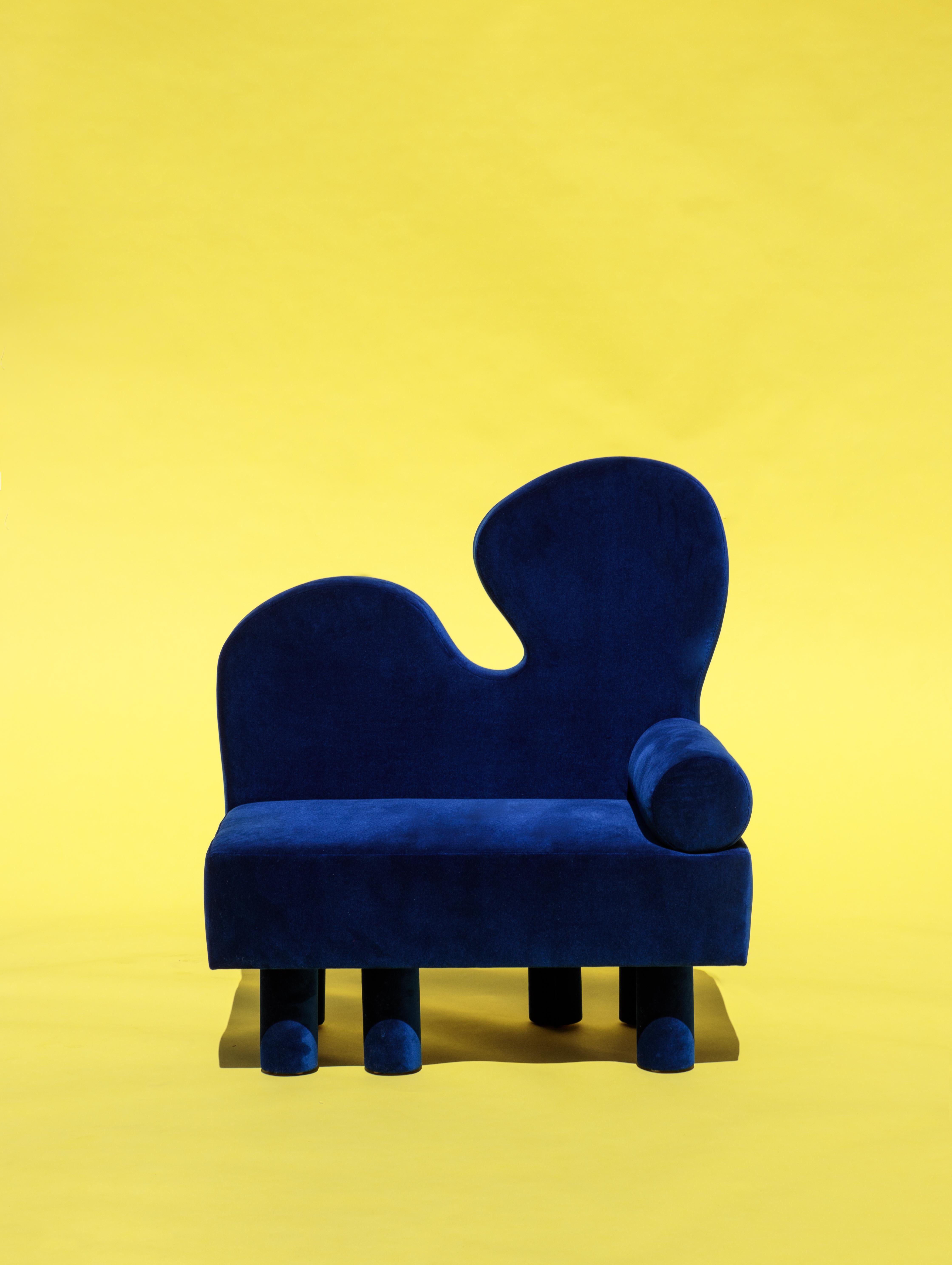 Bordon Contemporary Lounge Chair in Blue Velvet In New Condition For Sale In Firenze, IT