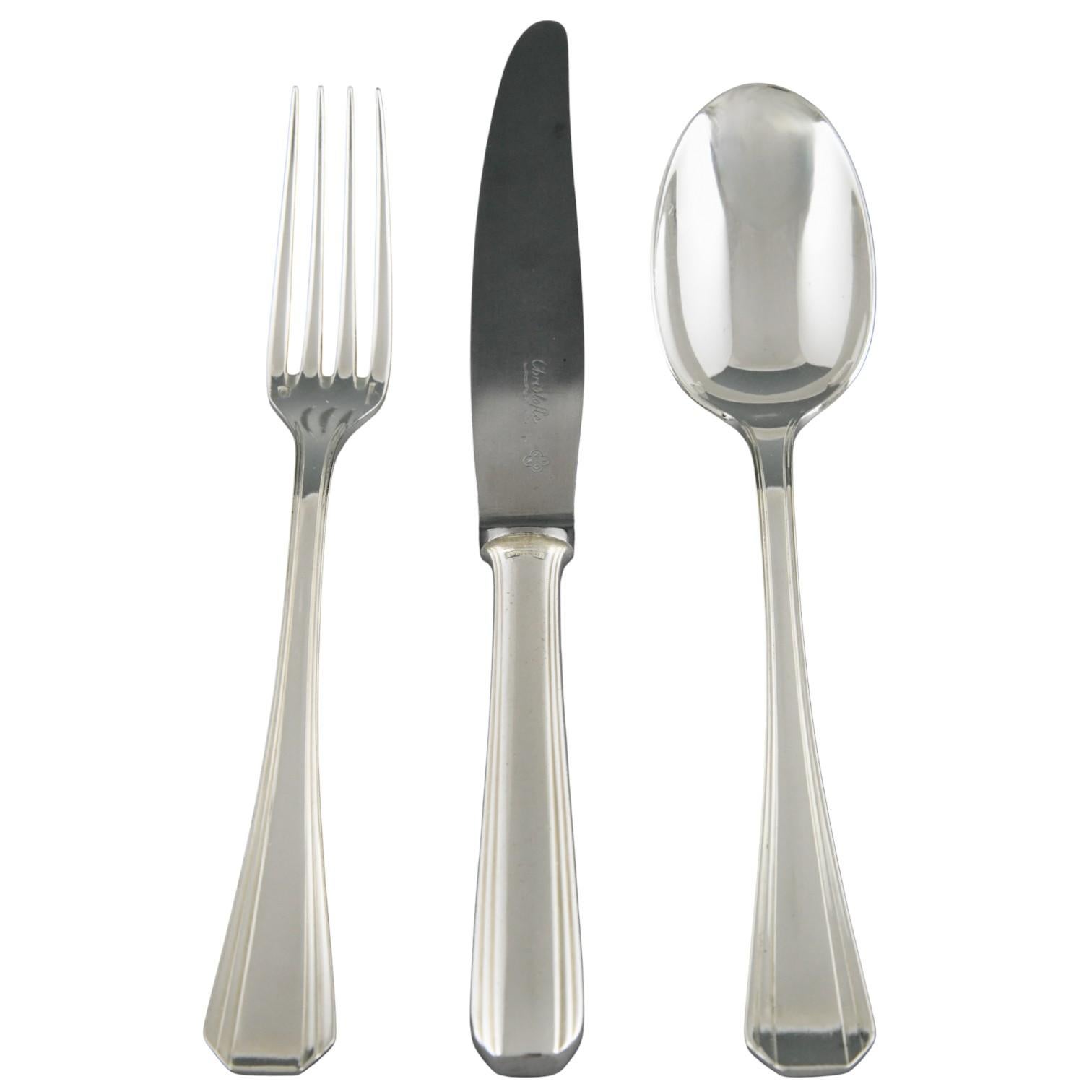 BOREAL extensive Art Deco silver plated flatware set for 12 people.
Designed by Luc Lanel for Christofle in 1929.
117 pieces.
9 x 12 = 108
9 serving utensils.
The set is contained in the original box. 
Christofle marks.
Size of box: 
H. 17.5 cm. x