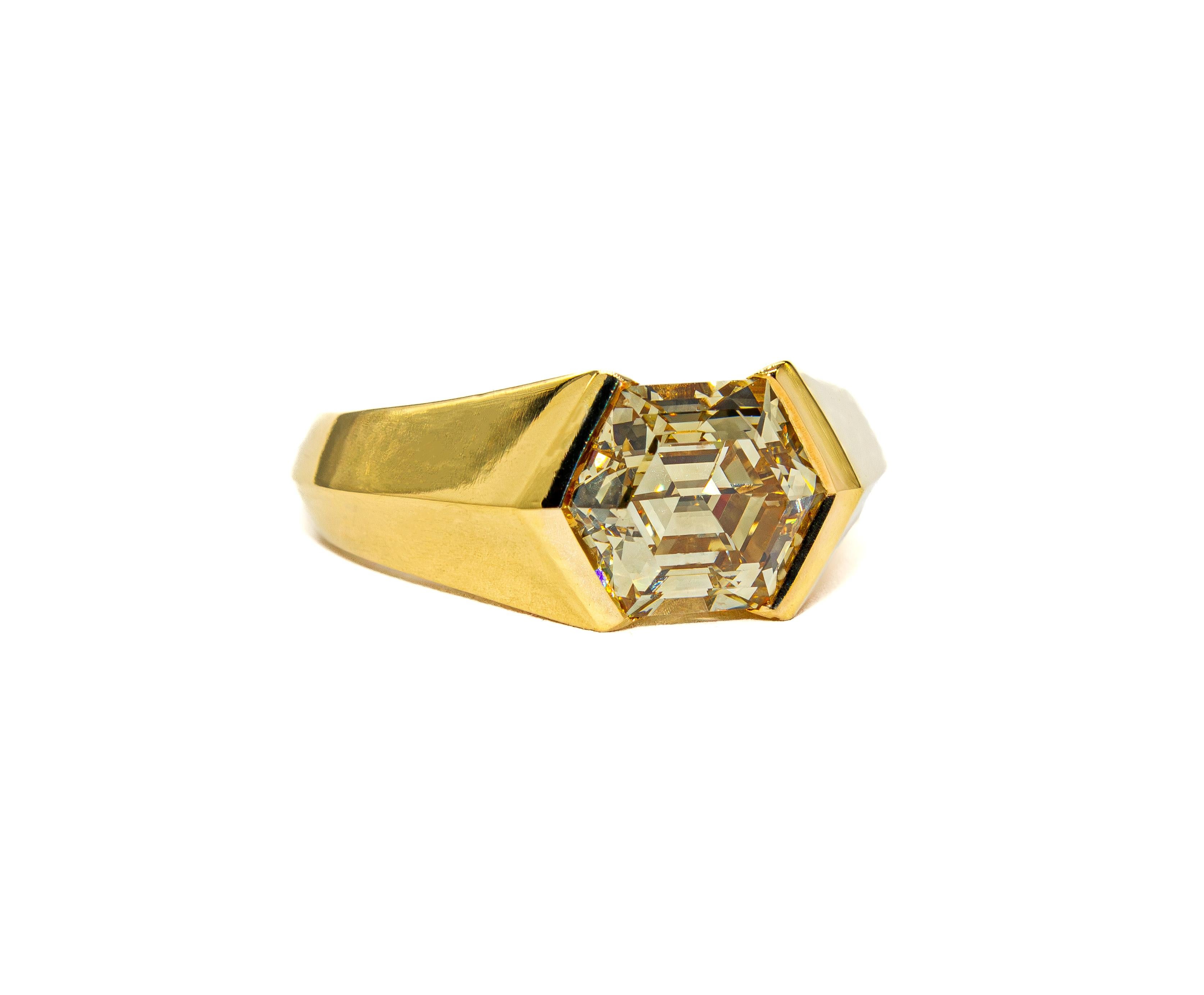 Boregaard GIA Anillo solitario de diamantes hexagonales de 2,35 quilates, amarillo pardusco fantasía Contemporáneo en venta