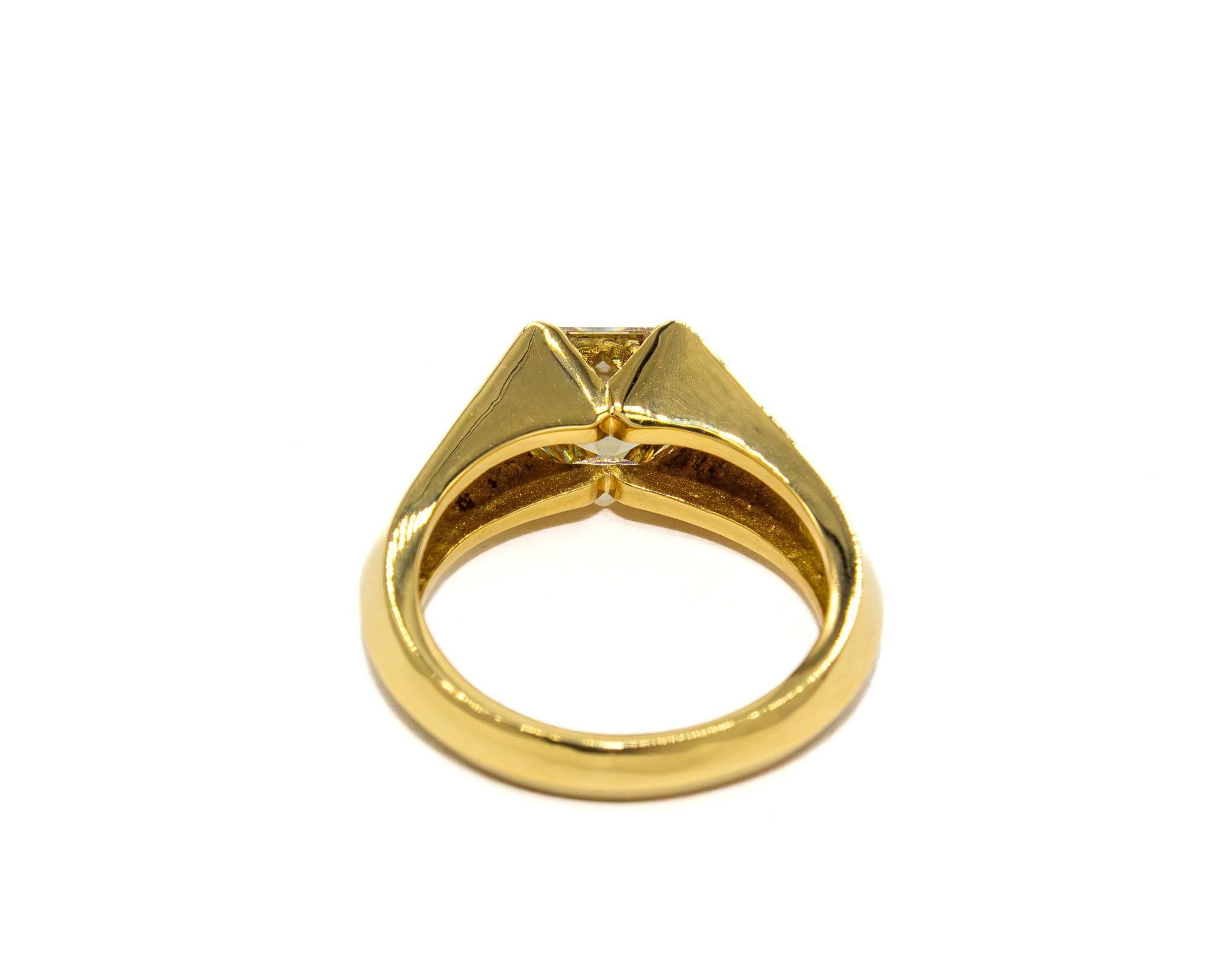 Boregaard GIA Anillo solitario de diamantes hexagonales de 2,35 quilates, amarillo pardusco fantasía Corte hexagonal en venta