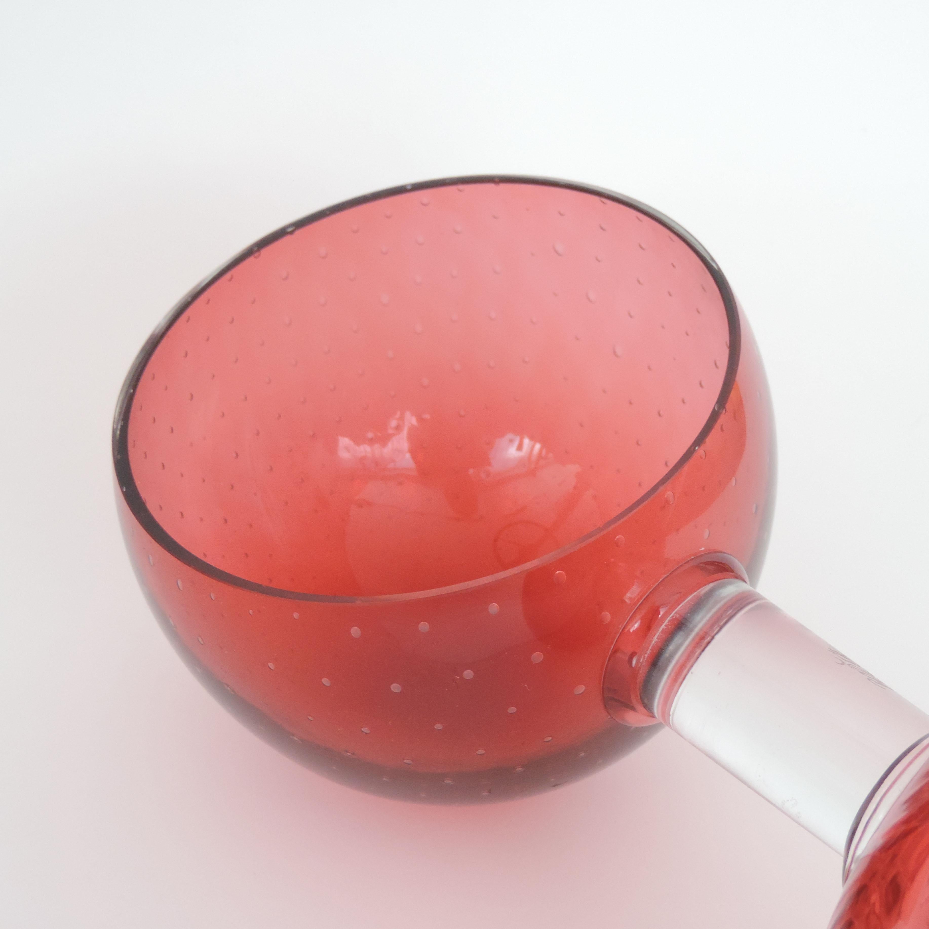 Tchèque Borek Sipek Plat de service en verre soufflé rouge fantaisiste en vente