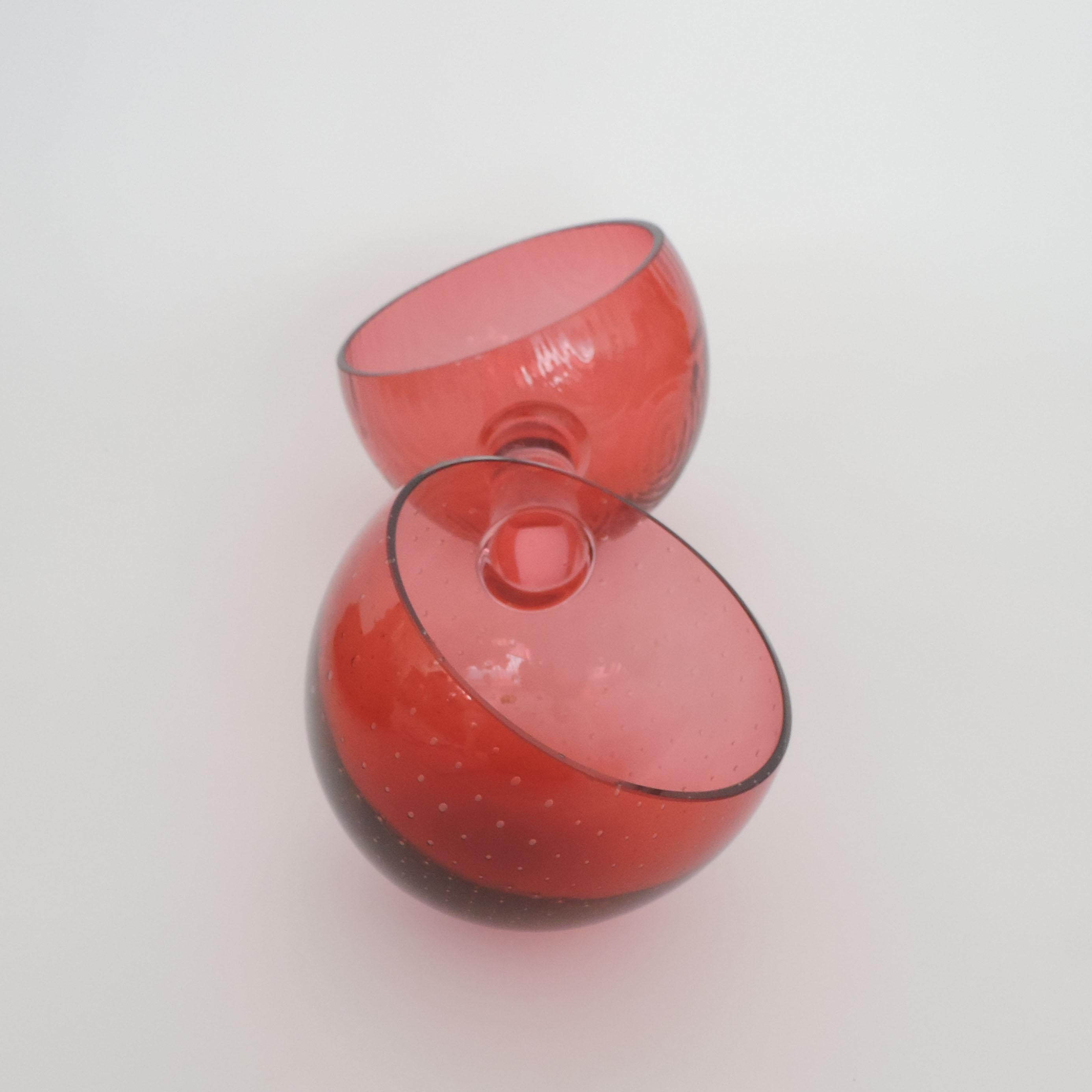 Verre Borek Sipek Plat de service en verre soufflé rouge fantaisiste en vente