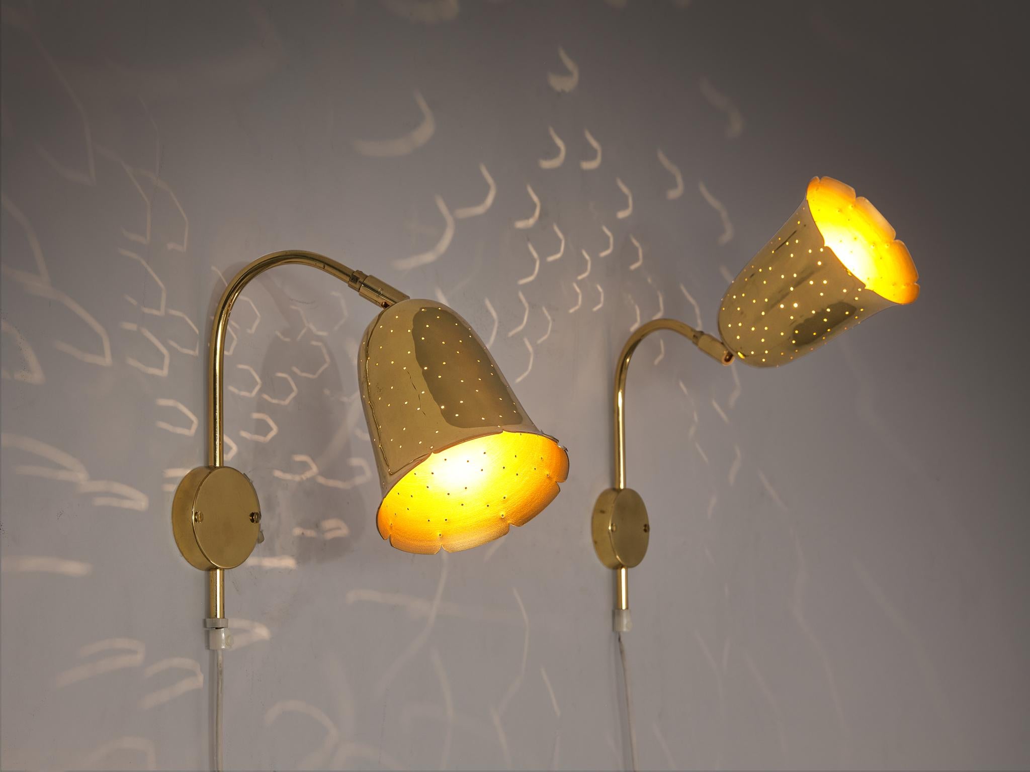 Boréns Borås Wall Lights aus gelochtem Messing (Mitte des 20. Jahrhunderts)