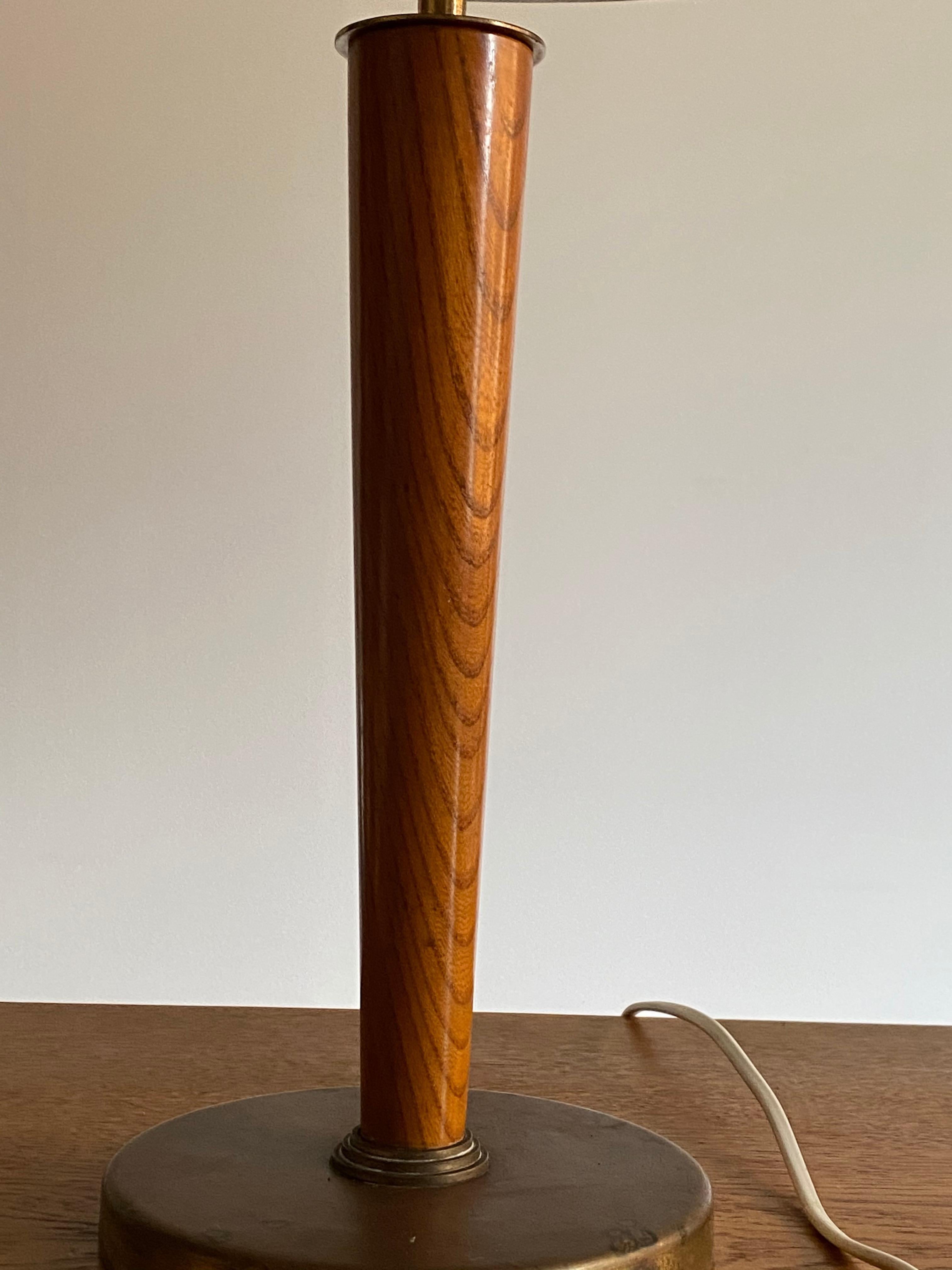 Scandinavian Modern Boréns, Functionalist Desk Lamp, Stained Oak, Brass, Sweden, 1940s