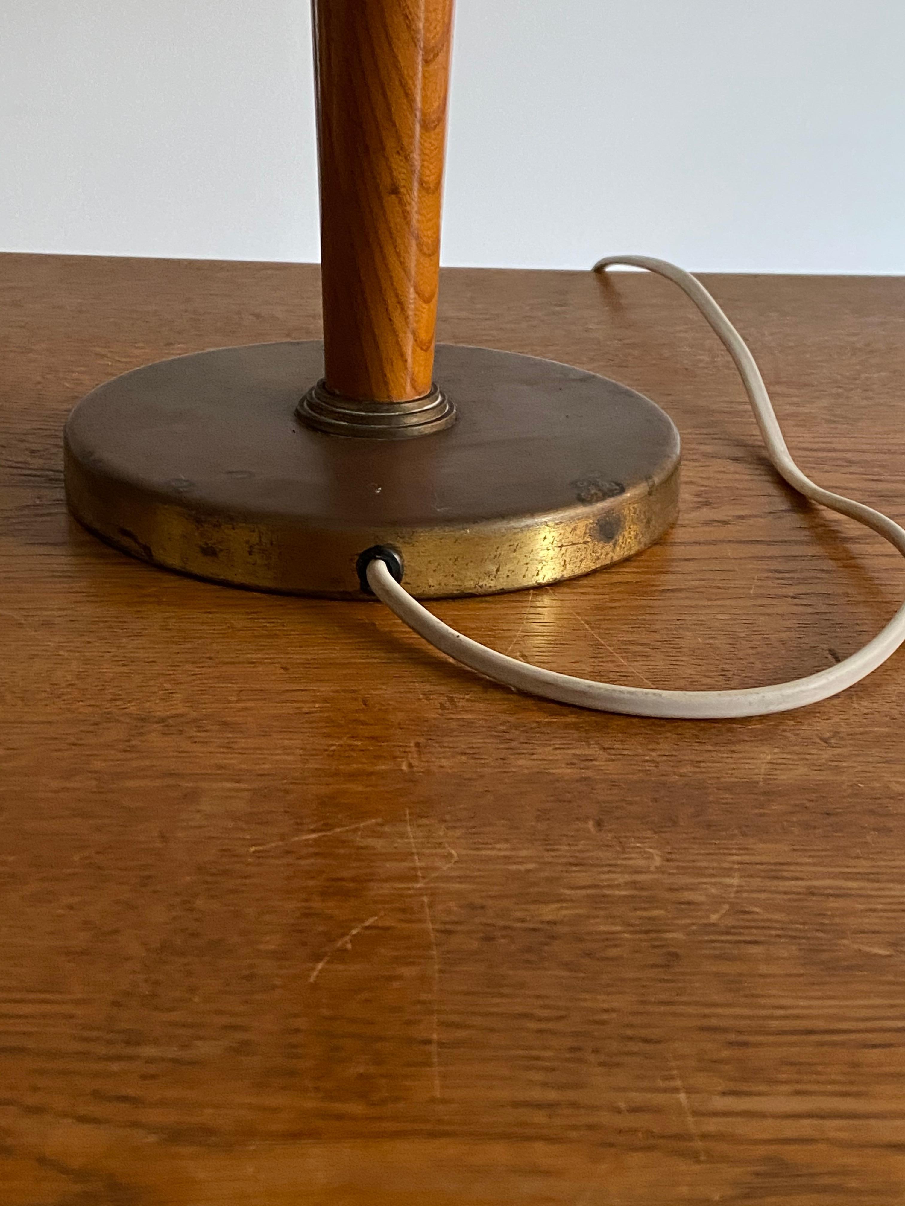 Boréns, Functionalist Desk Lamp, Stained Oak, Brass, Sweden, 1940s In Fair Condition In High Point, NC