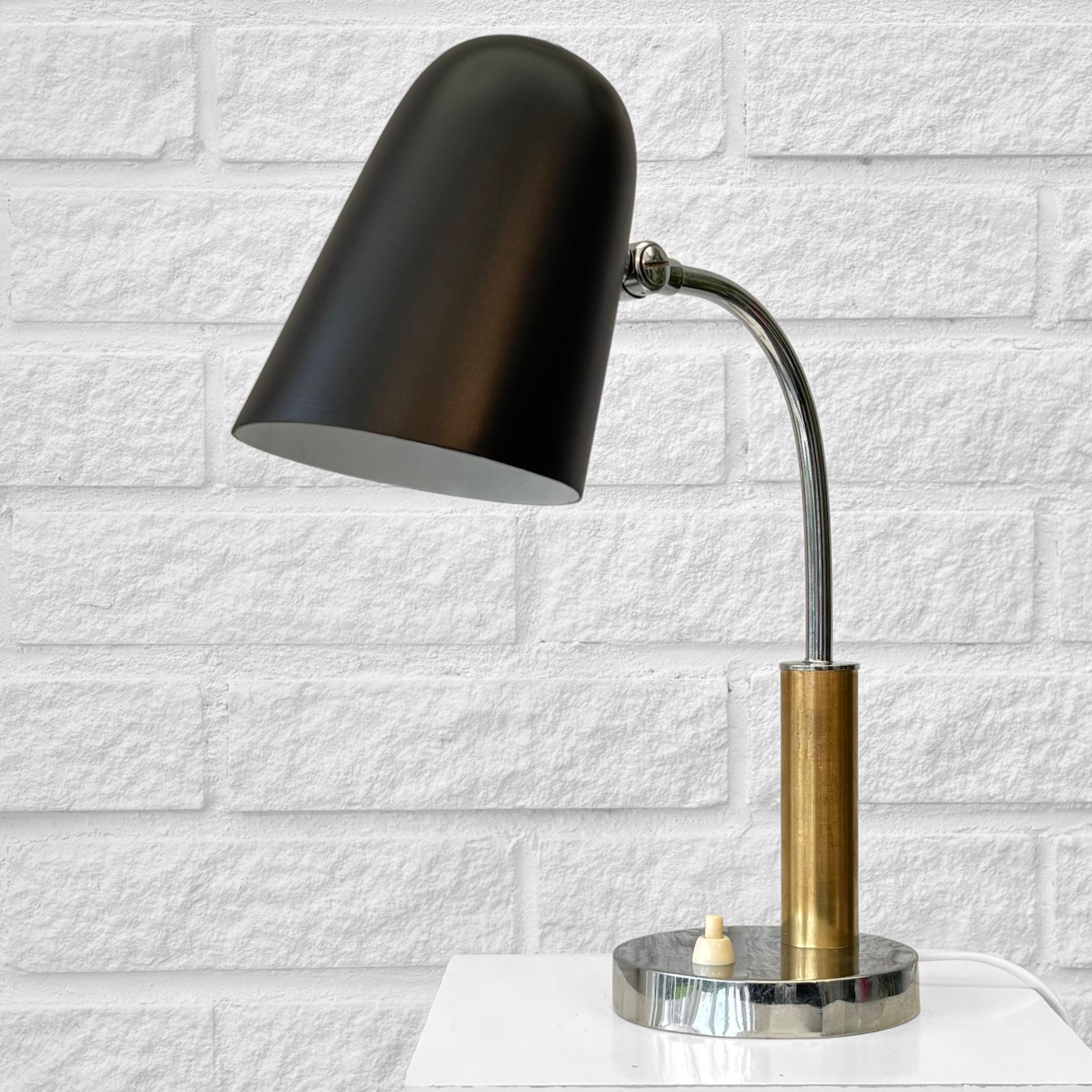 Boréns, lámpara de mesa moderna escandinava modelo 503, latón y acero, Suecia, años 40 en venta 3