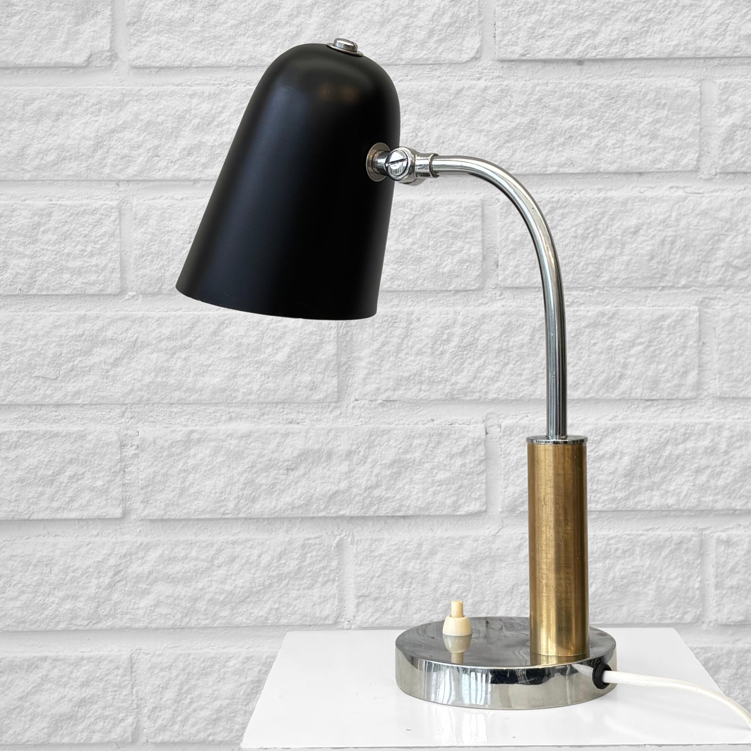 Boréns, lámpara de mesa moderna escandinava modelo 503, latón y acero, Suecia, años 40 en venta 1
