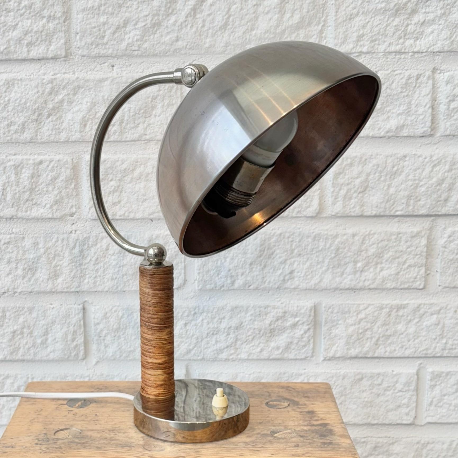 Boréns, lampe de table moderniste scandinave, acier et rotin, Suède, années 1930 en vente 3