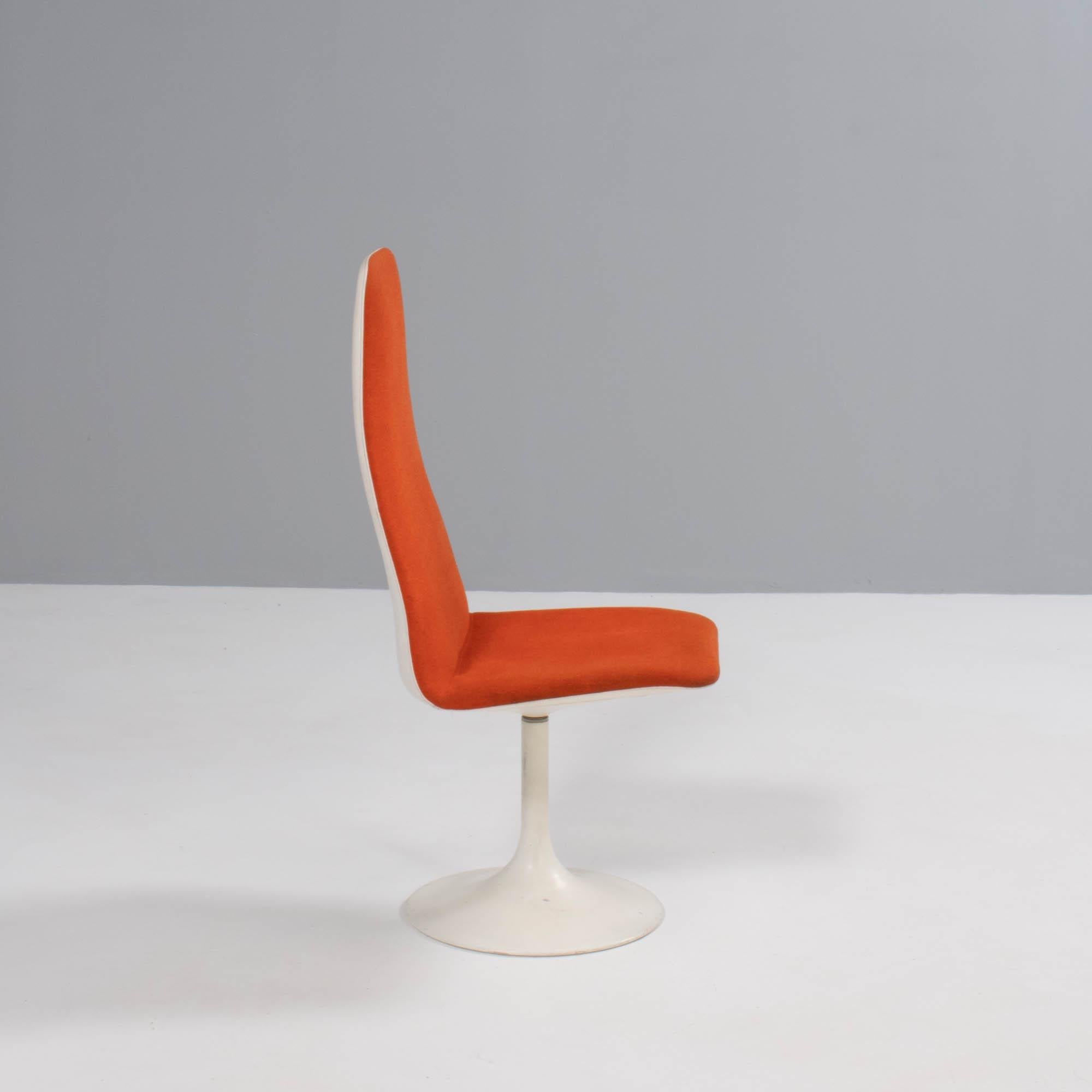 Borge Johanson White Dining Table and 5 Orange Viggen Dining Chairs, 1960s 2