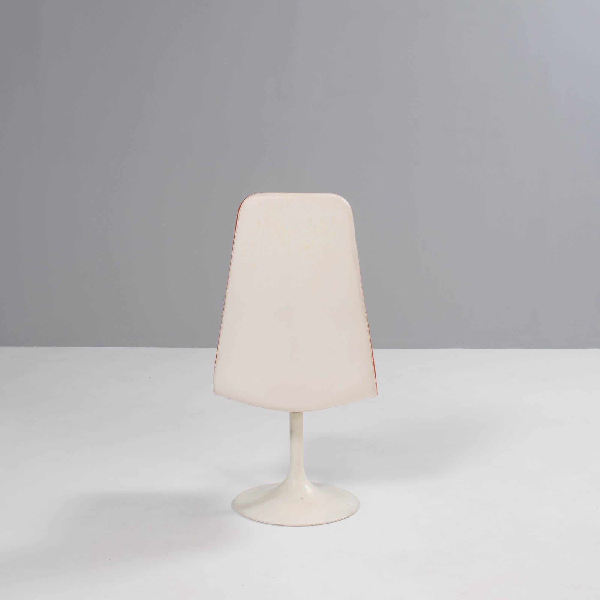 Borge Johanson White Dining Table and 5 Orange Viggen Dining Chairs, 1960s 4
