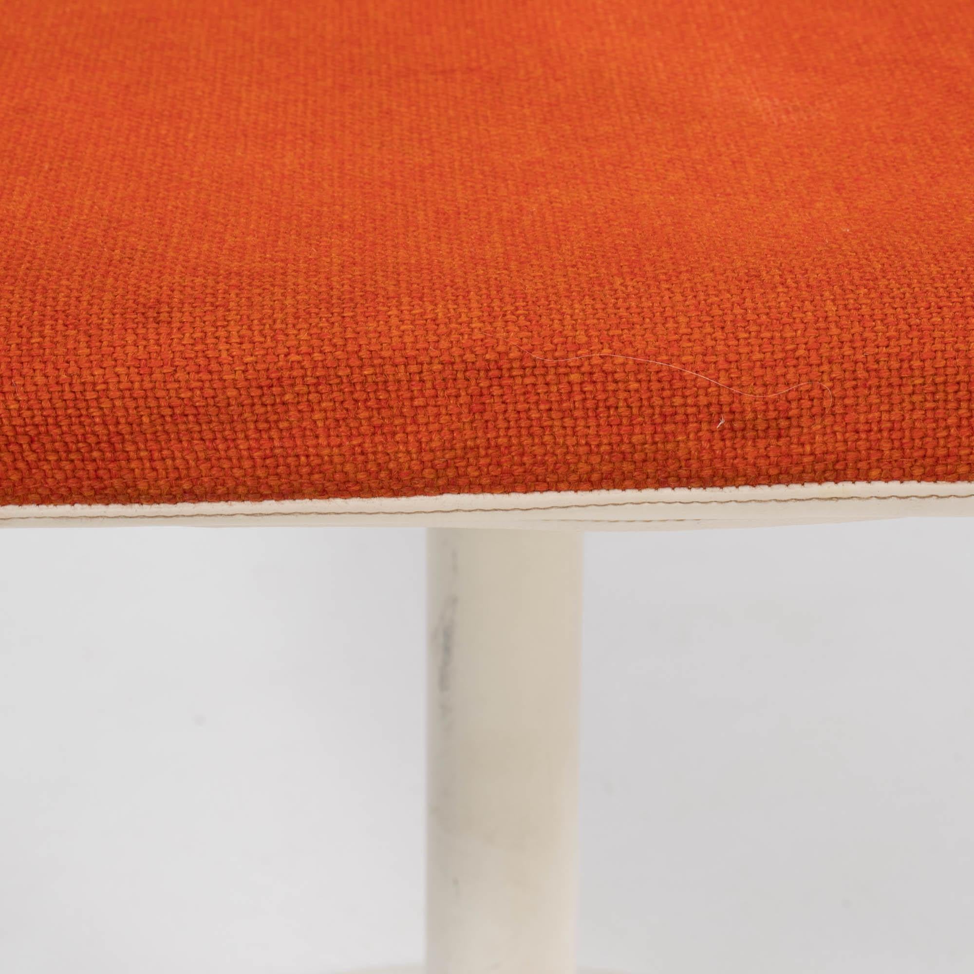 Borge Johanson White Dining Table and 5 Orange Viggen Dining Chairs, 1960s 9
