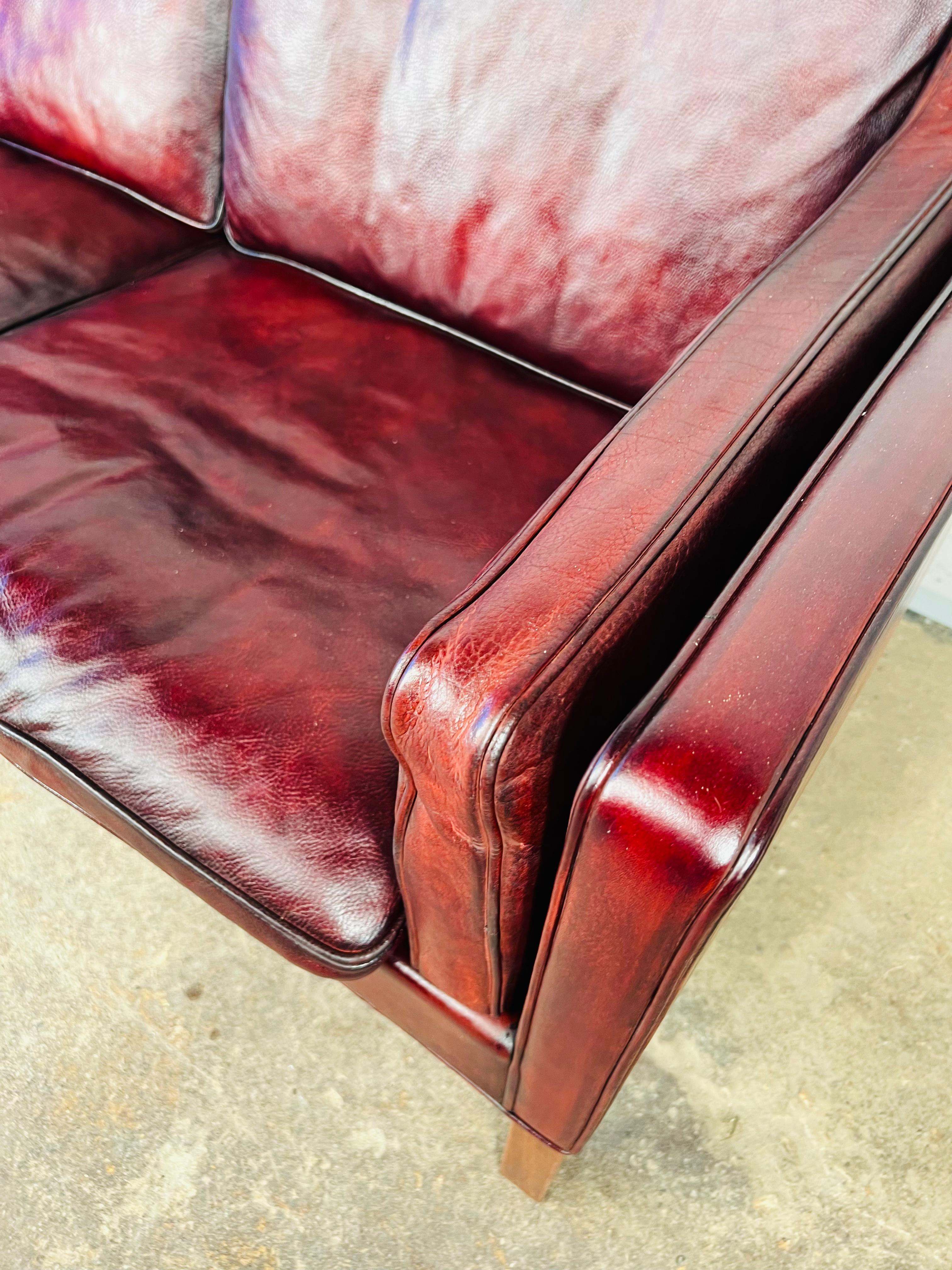 Mid-20th Century Borge Møgensen Model 2213 For Fredericia Danish Leather 3 Seater Deep Red #506 For Sale