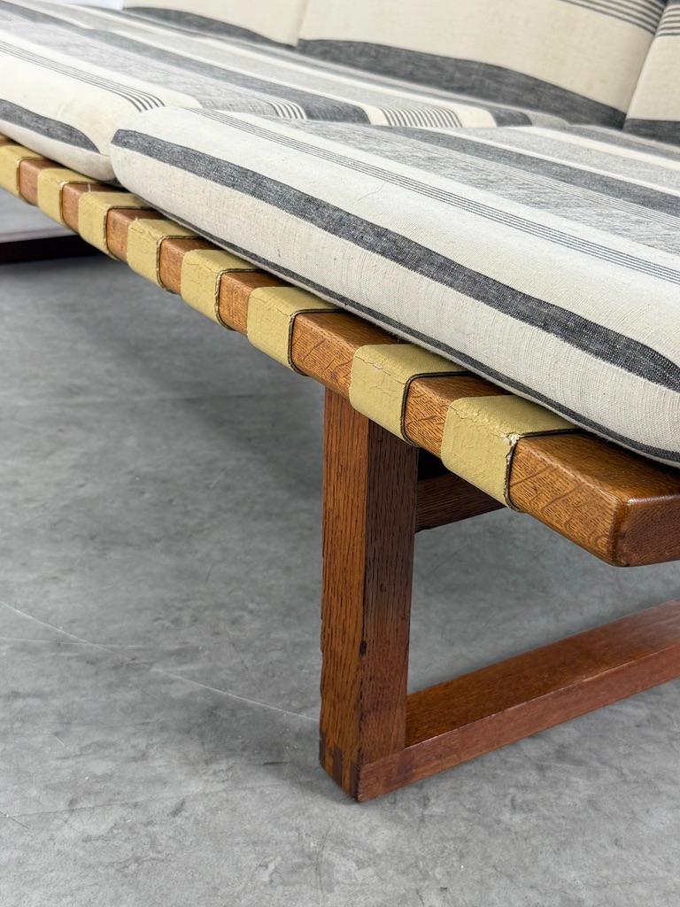 Borge Mogensen 211 Sofa in Oak and Teak by Fredericia Stolefabrik Denmark 1950s For Sale 6