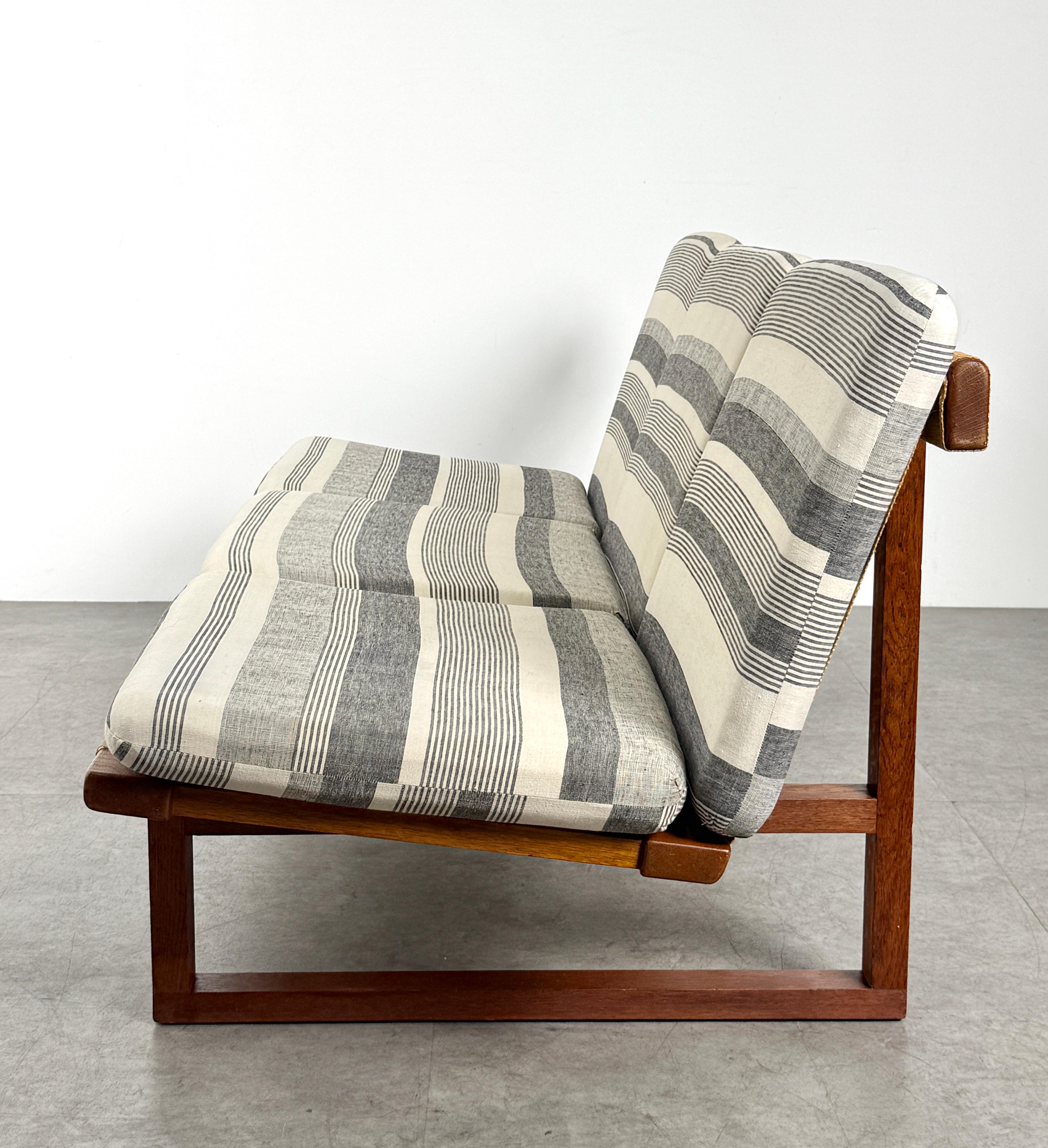 20th Century Borge Mogensen 211 Sofa in Oak and Teak by Fredericia Stolefabrik Denmark 1950s For Sale