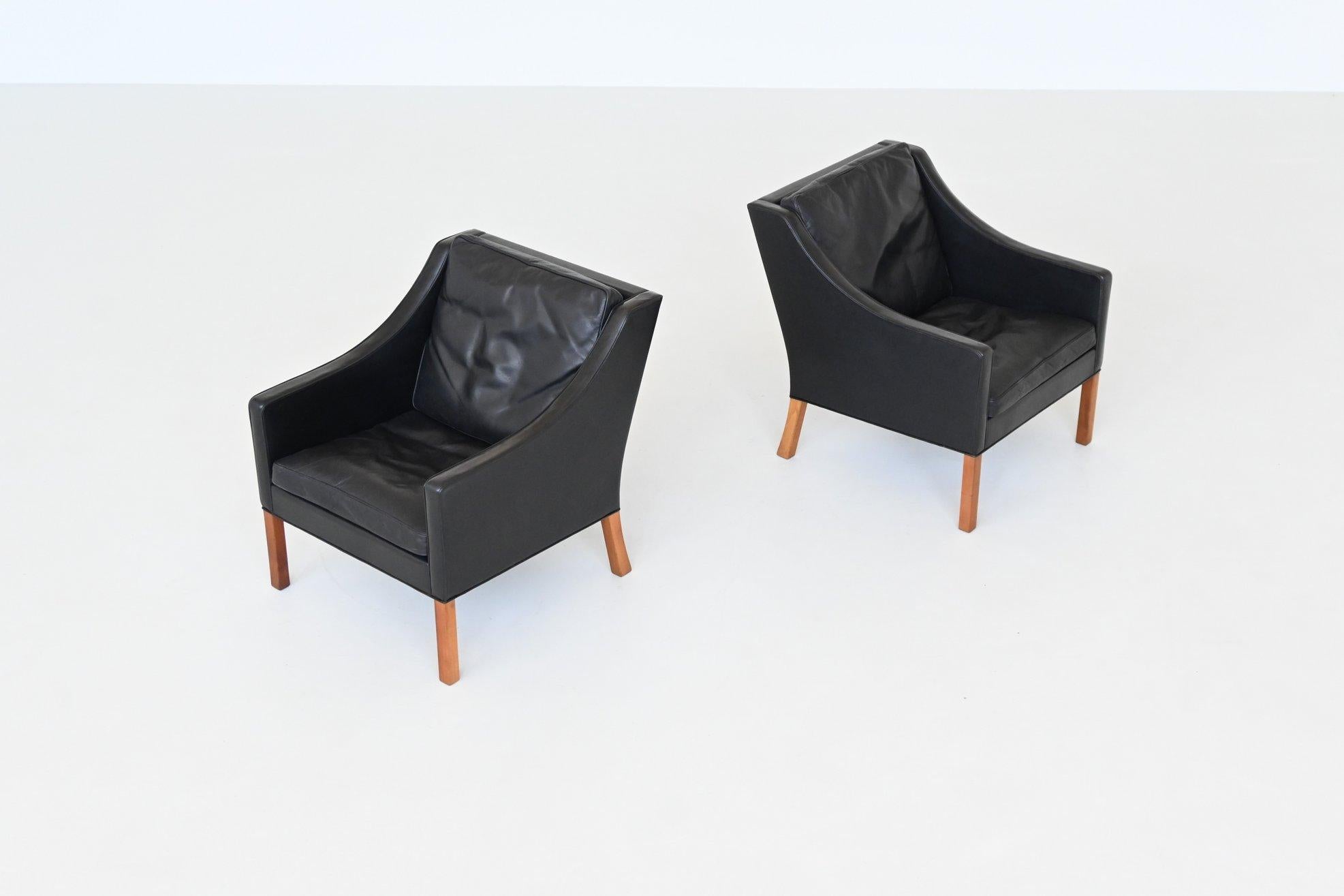 Borge Mogensen 2207 lounge chairs black leather Fredericia Denmark 1960 im Angebot 2