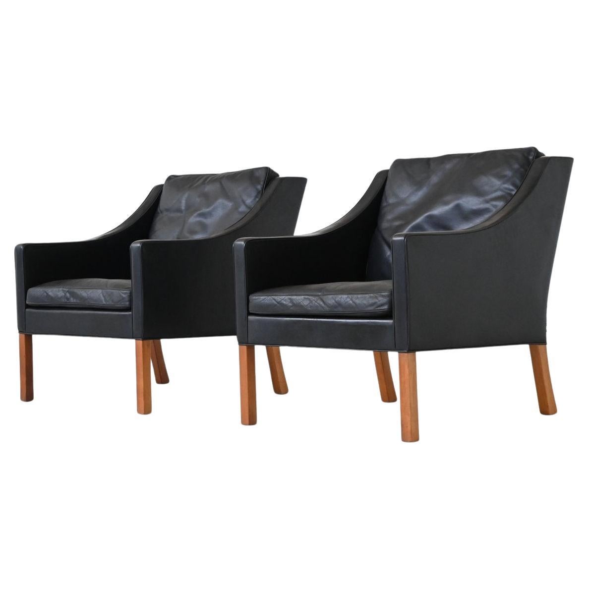 Borge Mogensen 2207 lounge chairs black leather Fredericia Denmark 1960