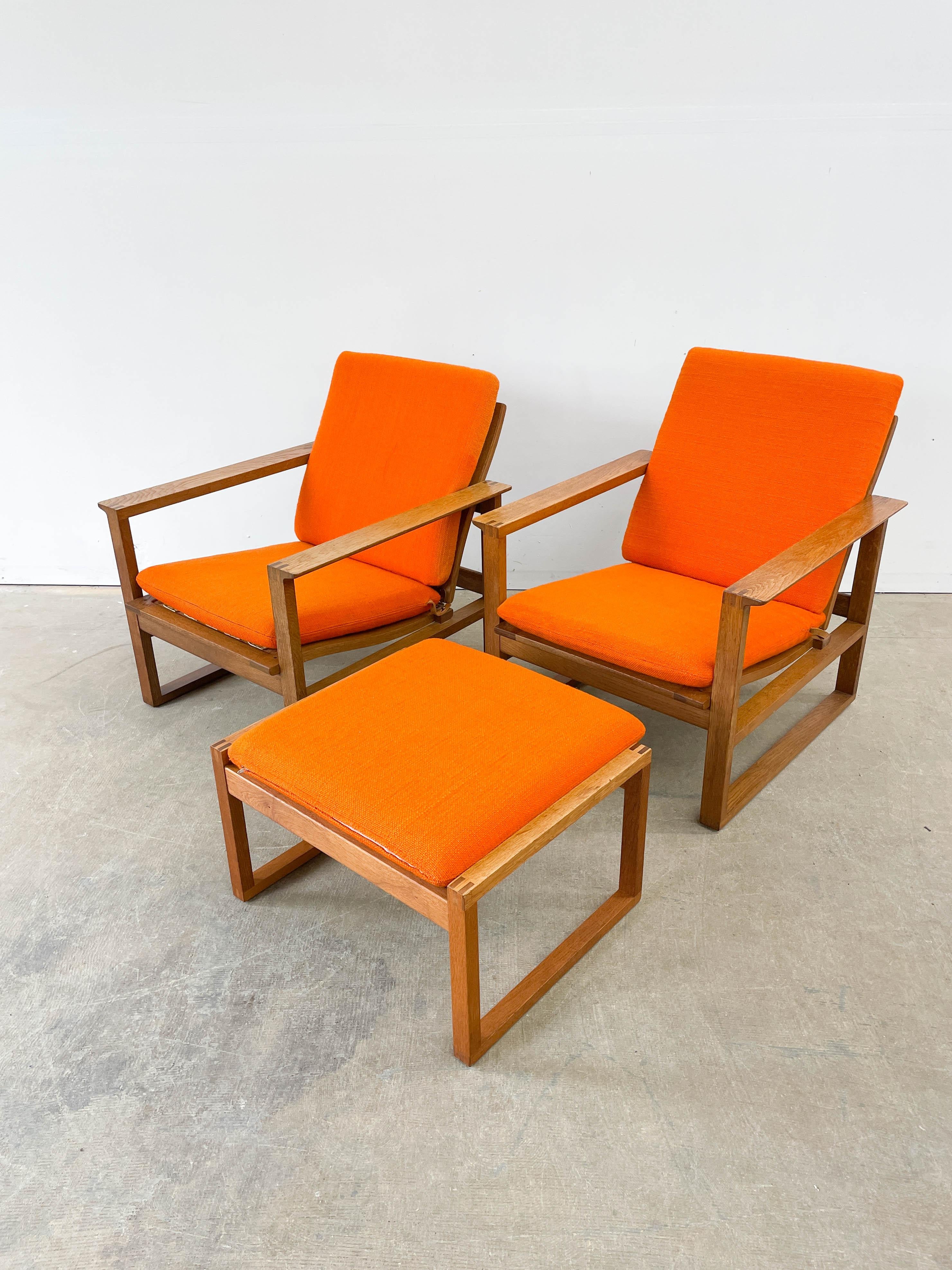 Danish Borge Mogensen 2256 chairs and ottoman For Sale