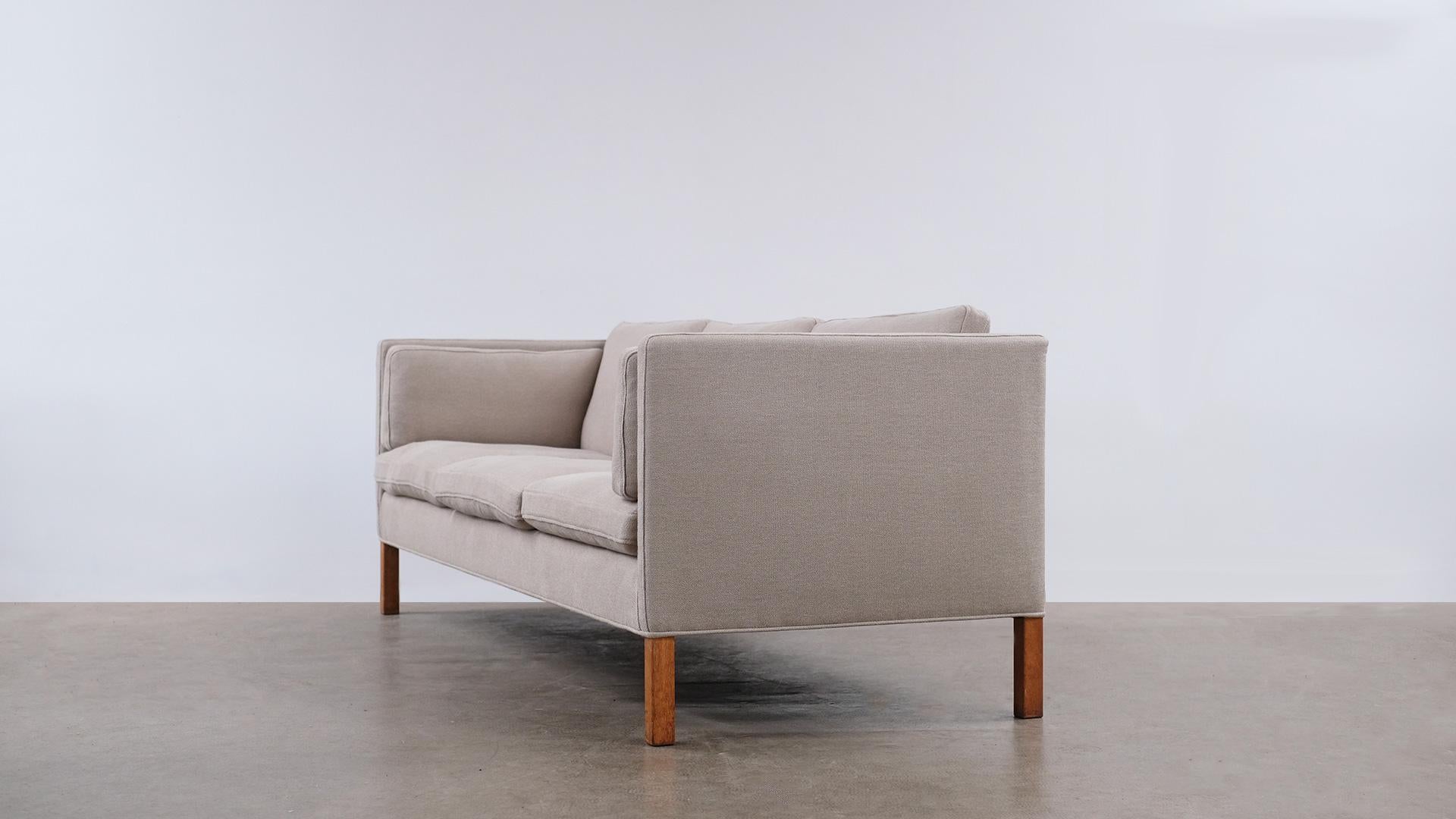Børge Mogensen 2443 Sofa In Good Condition In Epperstone, Nottinghamshire