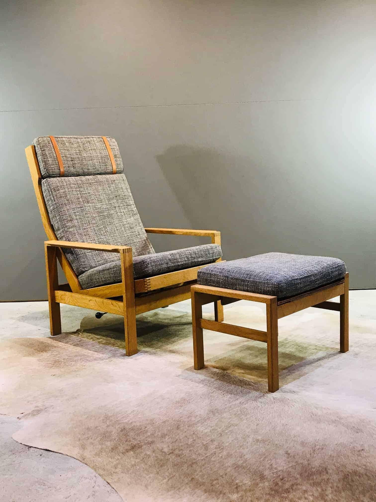 Borge Mogensen 248 Chair and Footstool In Good Condition In Melbourne, Victoria