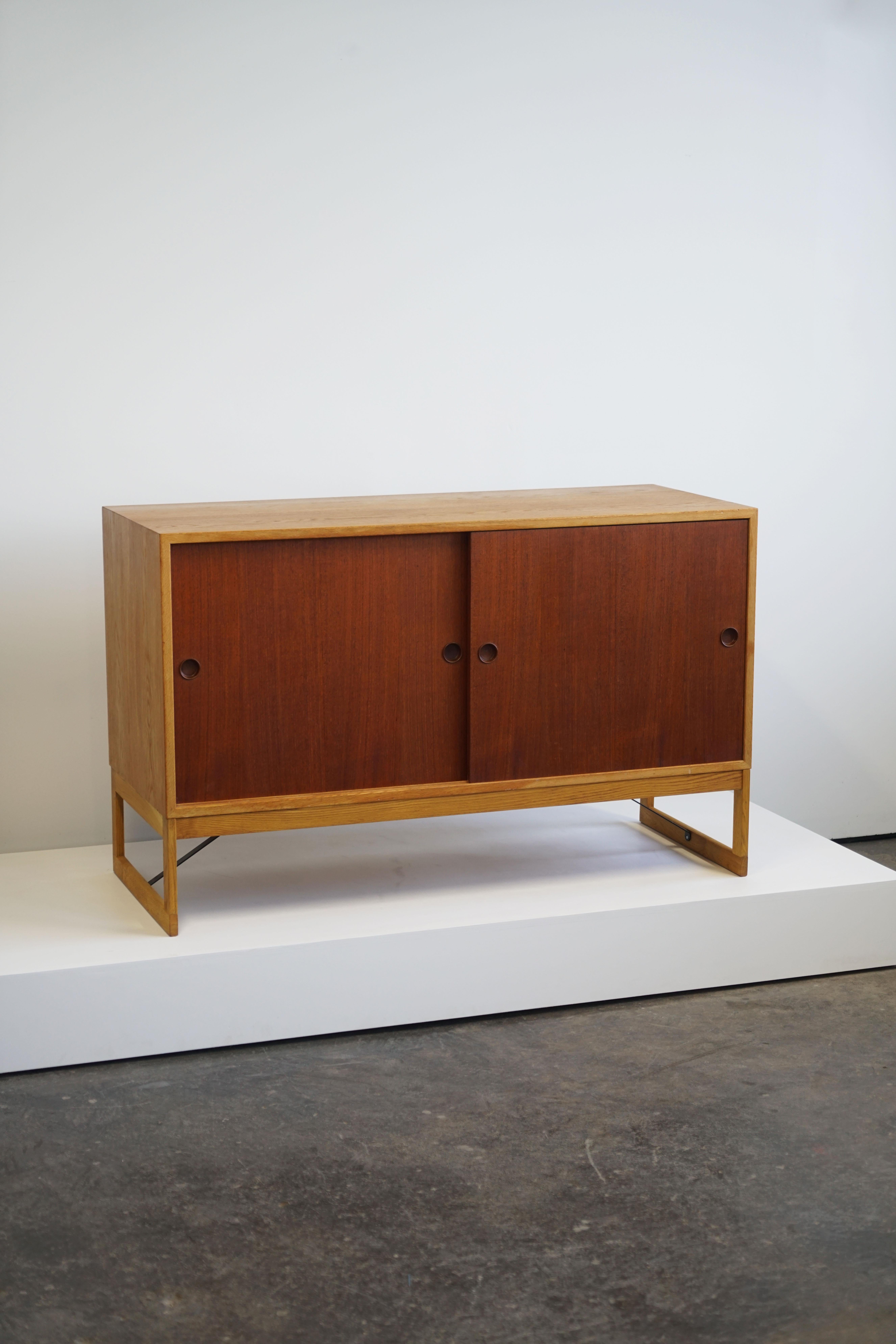 Mid-20th Century Borge Mogensen Cabinet Credenza with Sliding Doors Scandinavian Modern Oak Teak For Sale