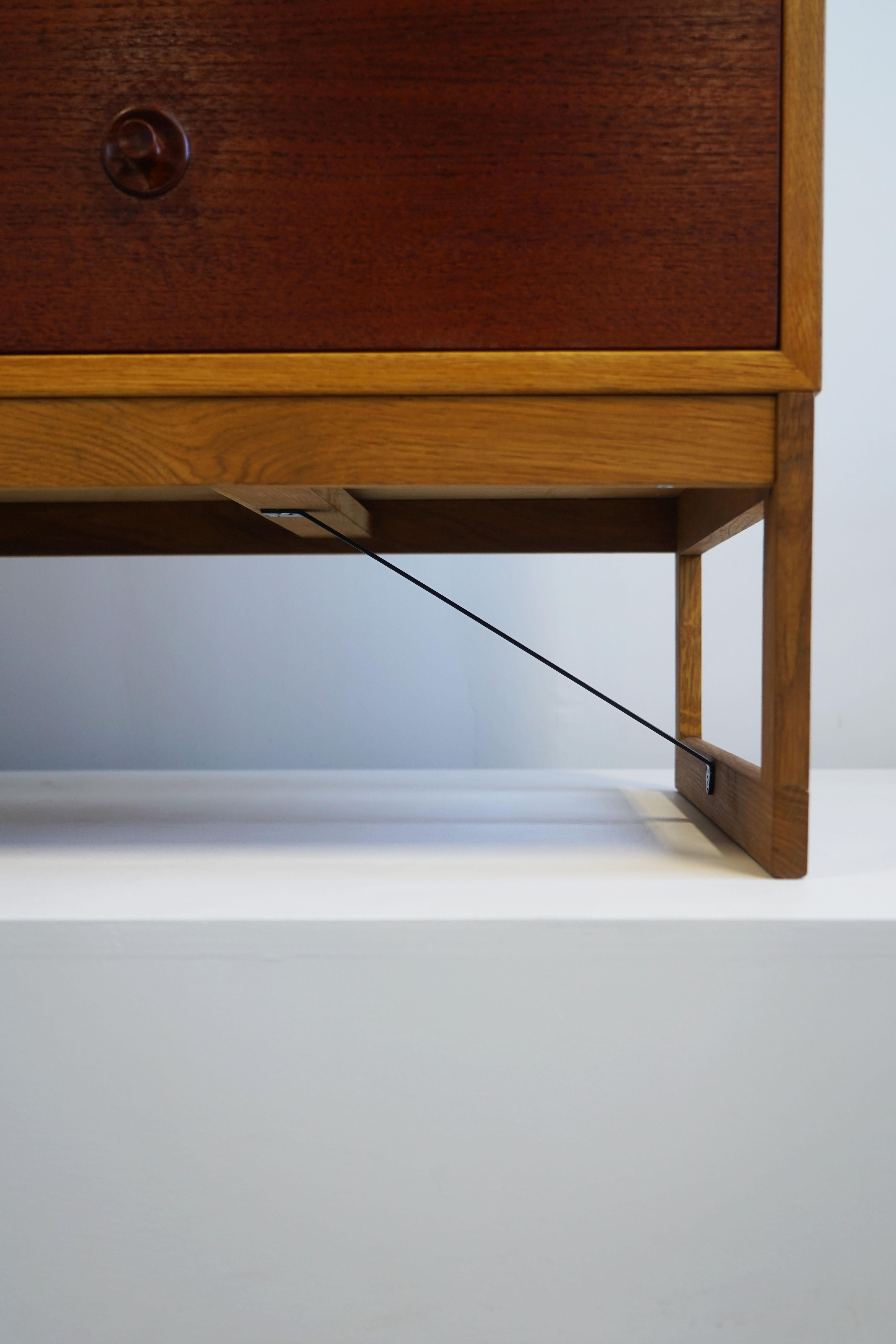 Borge Mogensen Cabinet Dresser with Eight Drawers Scandinavian Modern Oak Teak 4