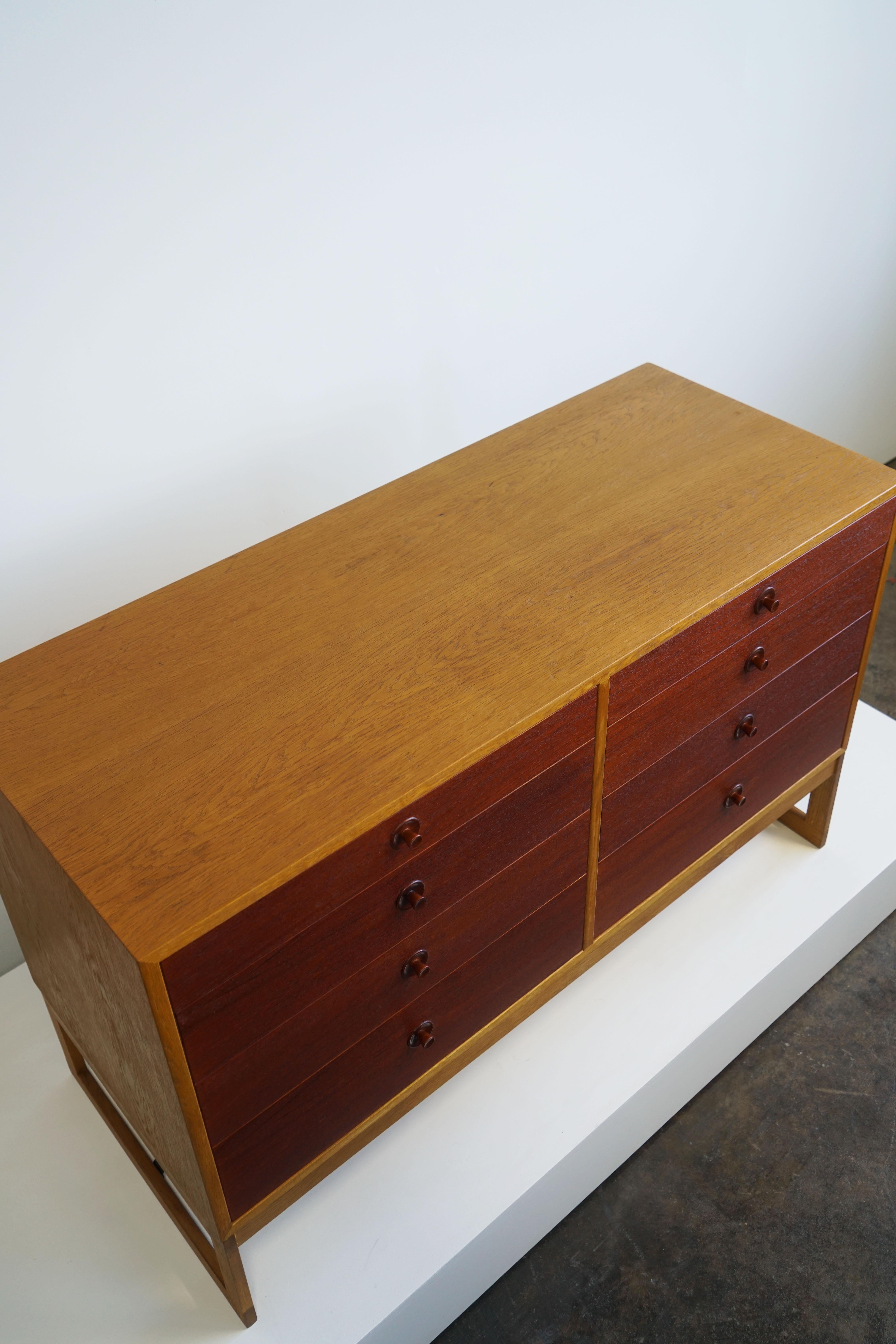 Borge Mogensen Cabinet Dresser with Eight Drawers Scandinavian Modern Oak Teak 5