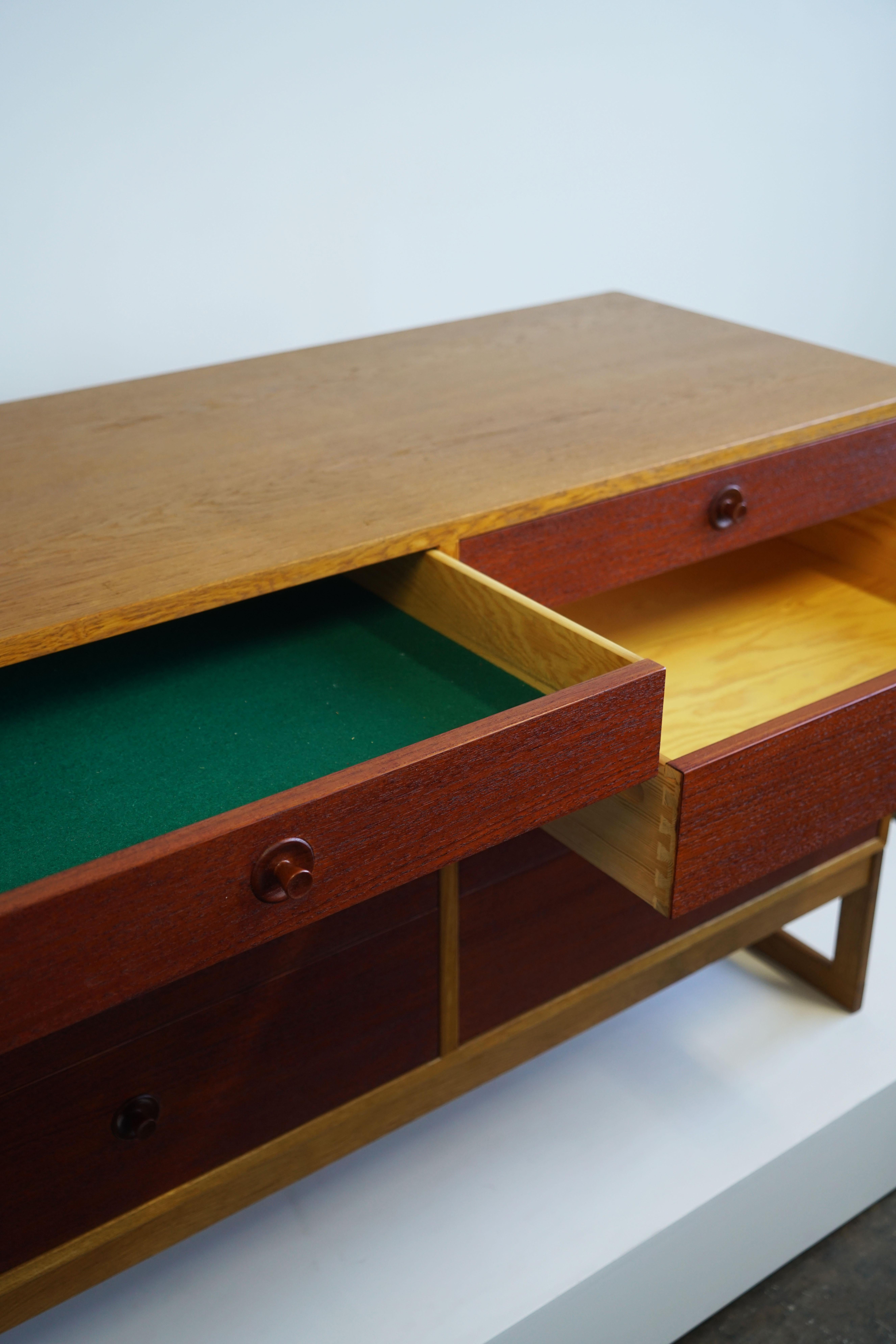 Borge Mogensen Cabinet Dresser with Eight Drawers Scandinavian Modern Oak Teak 1