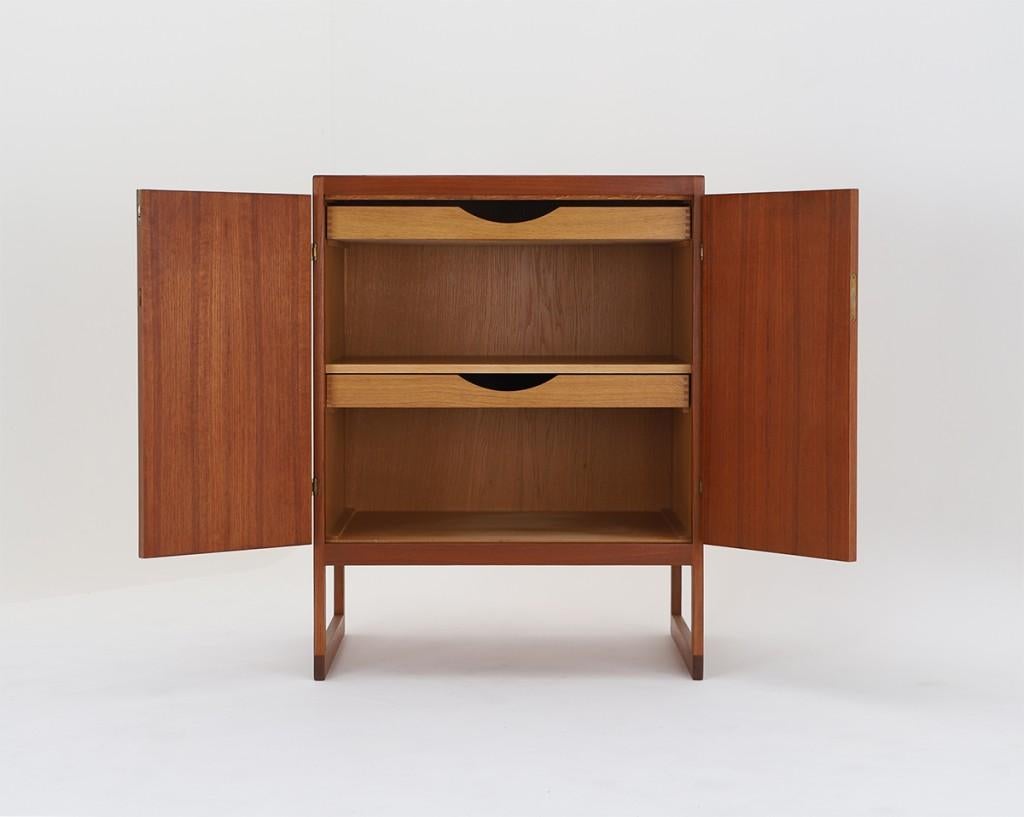 Scandinavian Modern Borge Mogensen / cabinet / P. Lauritsen & Son For Sale