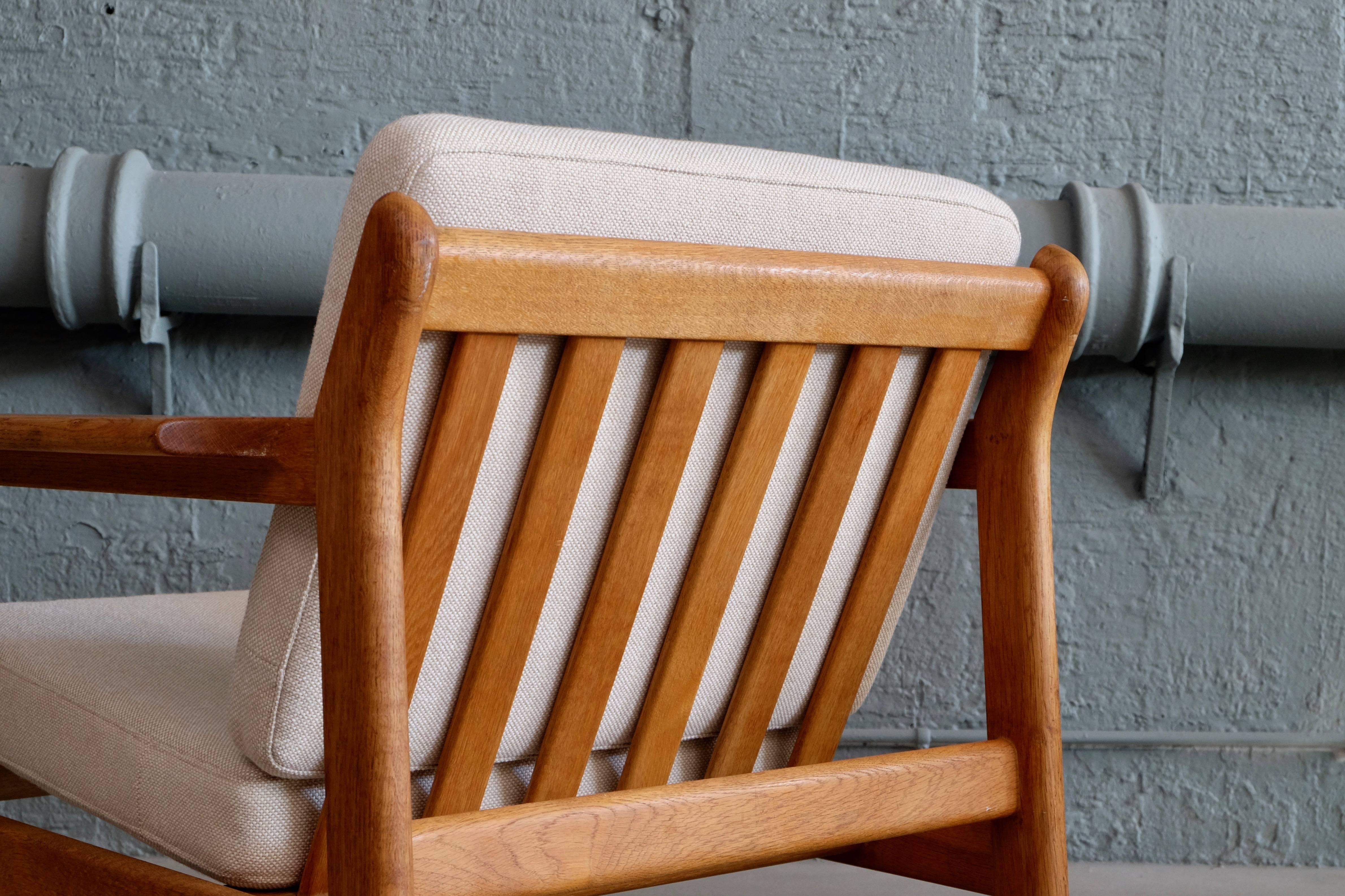 Borge Mogensen Easy Chairs mit Fußhocker Modell 227, 1960er Jahre (Mitte des 20. Jahrhunderts) im Angebot