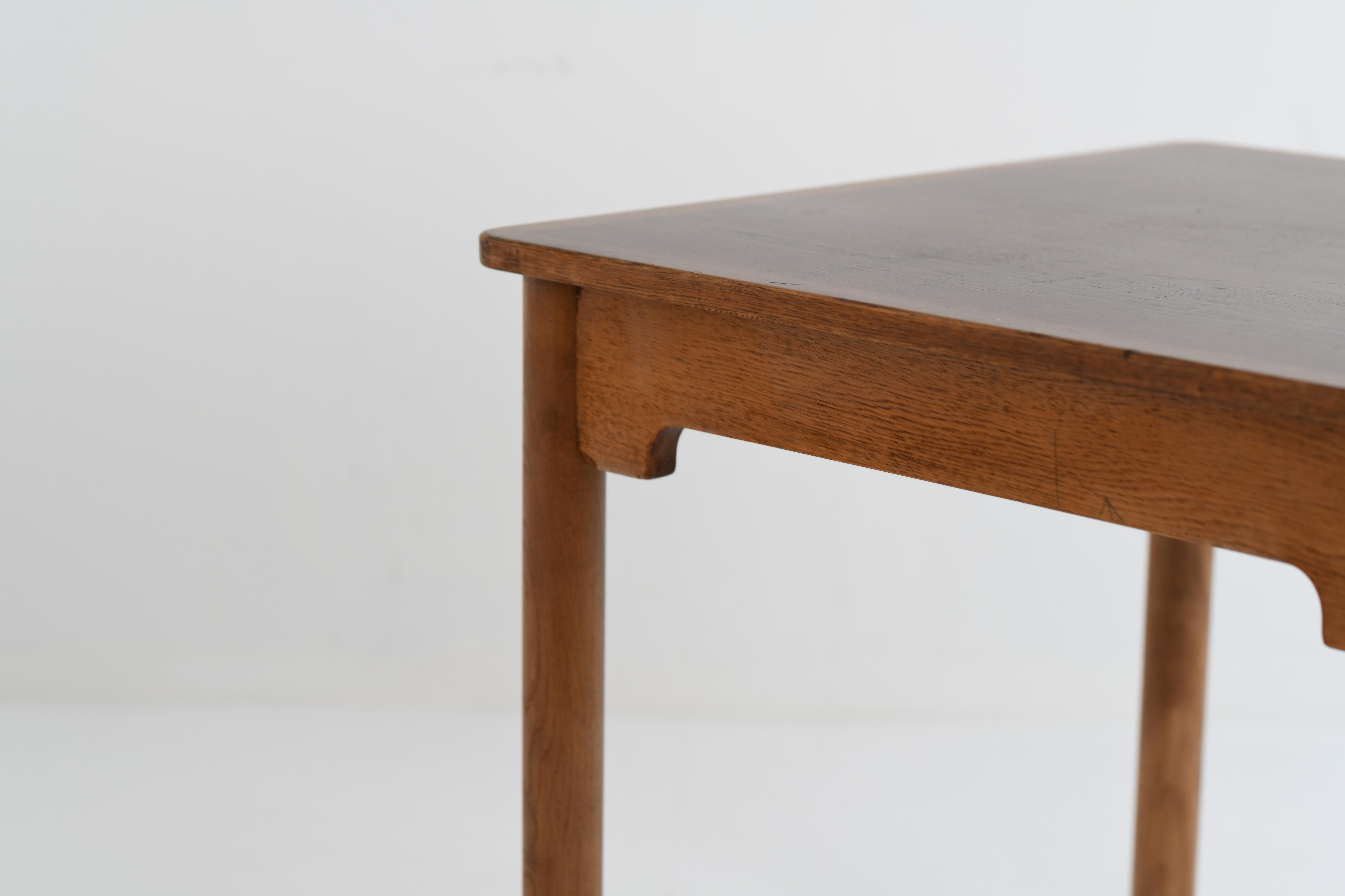 This Börge Mogensen Designed table was part of the Öresund series number 181/182 that AB Karl Andersson & Soner produced in very very small numbers, dating from the 1960s It's made of Oak with turned legs that are for easy removal. Very good patina