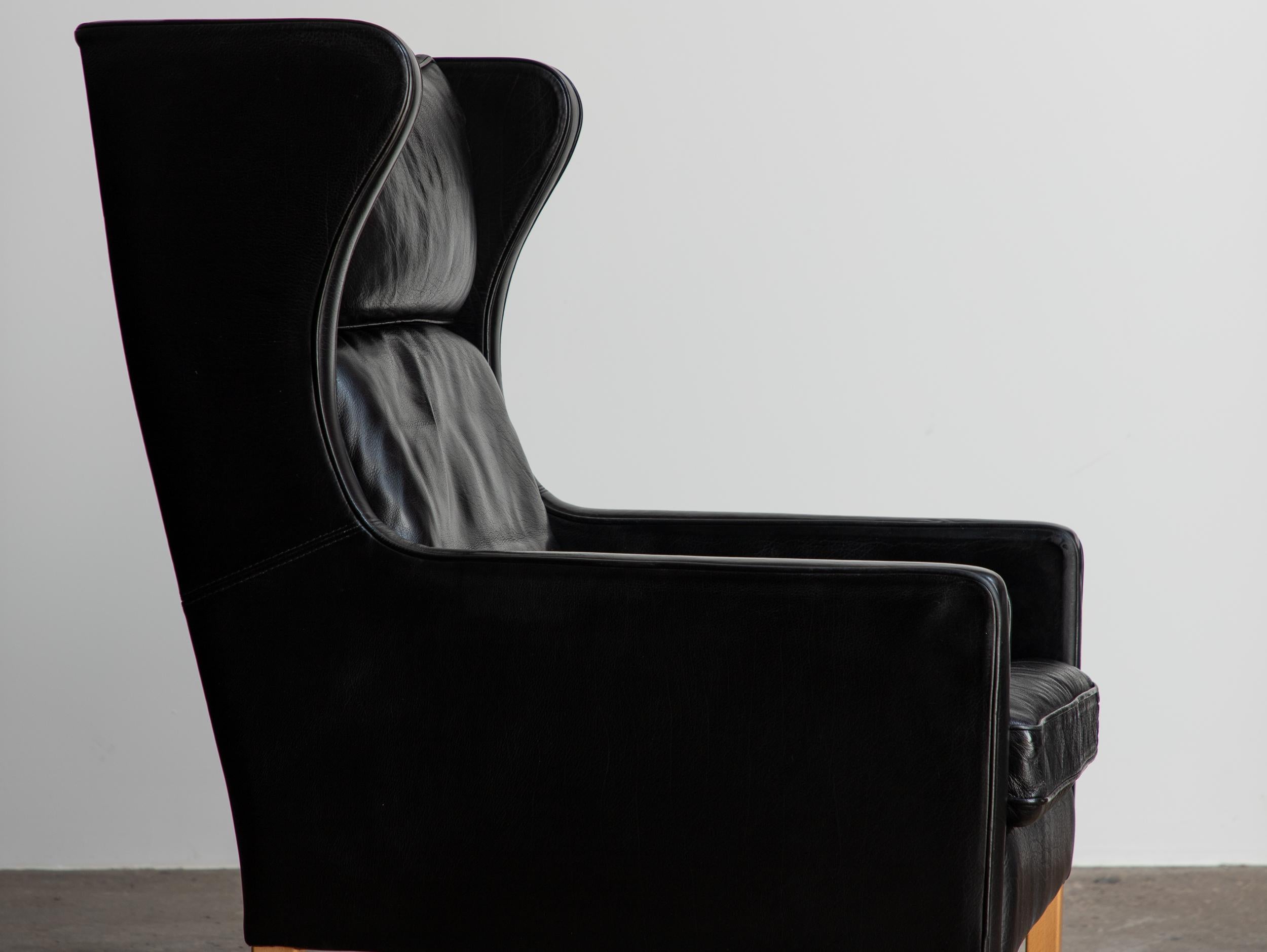 Borge Mogensen for Fredericia Black Leather Wingback Chairs - Pair of Model 2204 3