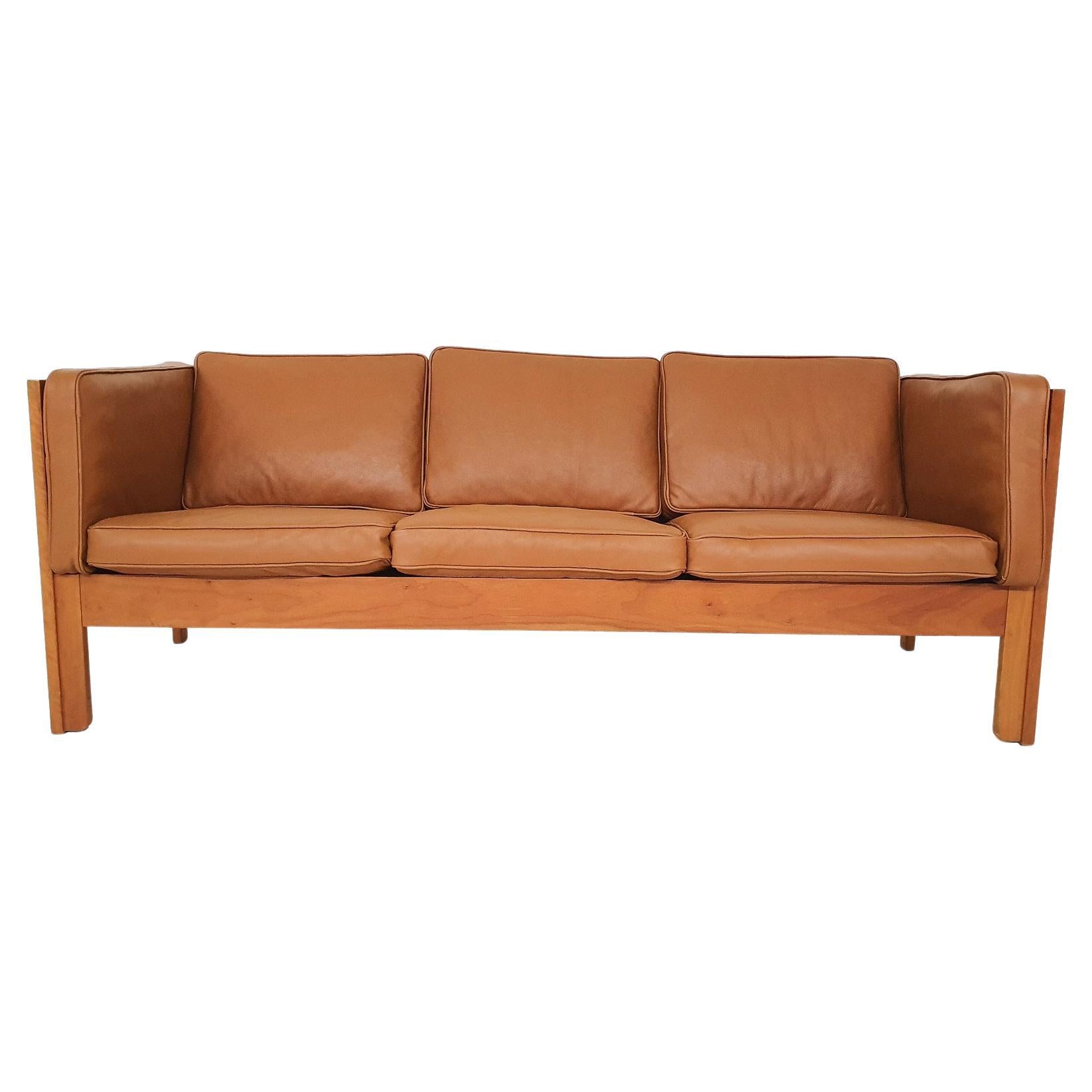 Borge Mogensen für Fredericia Sofa „2343“ aus cognacfarbenem Leder, Dänemark, 1960er Jahre