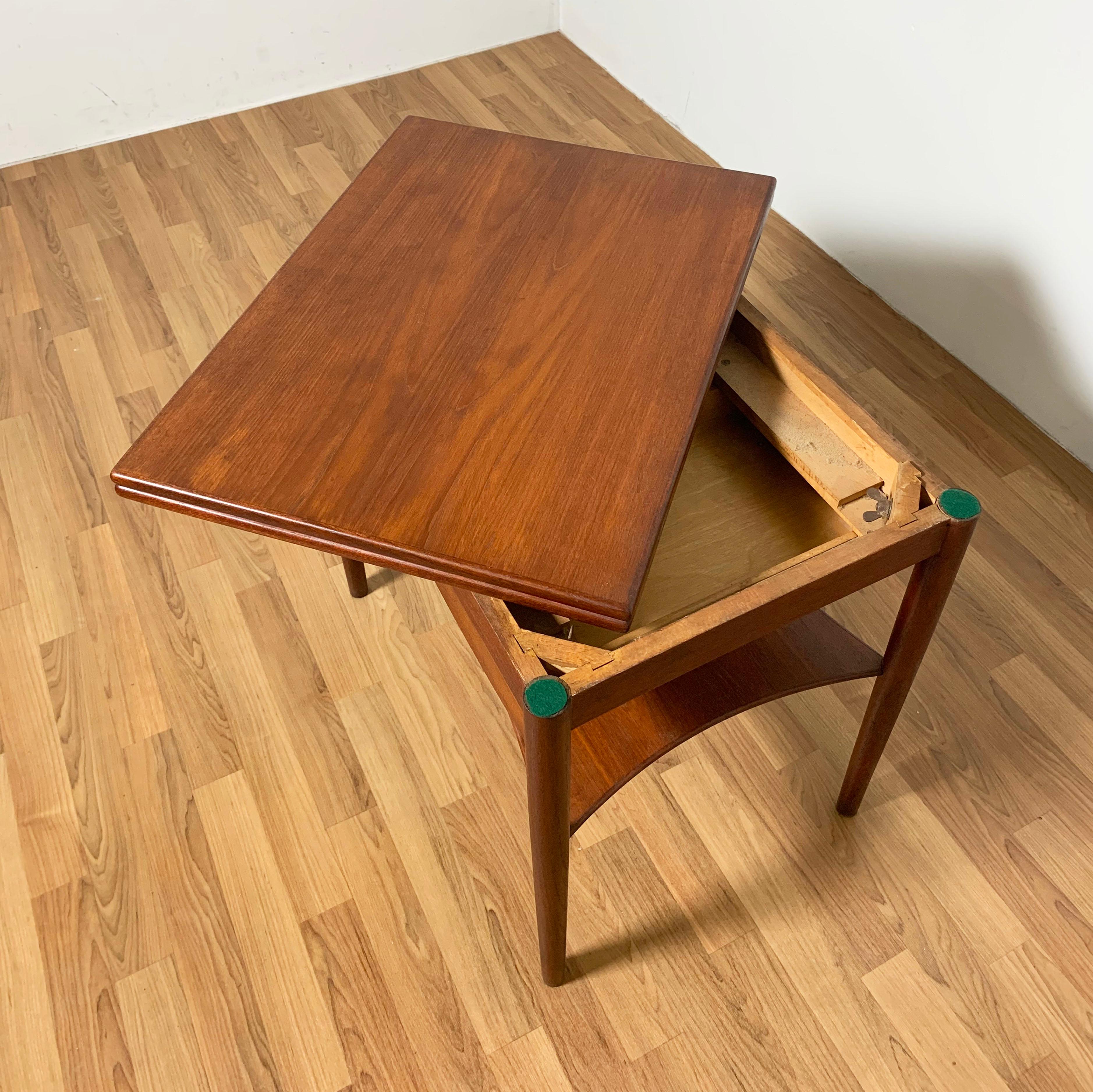 Mid-20th Century Borge Mogensen for Soborg Model 149 Danish Teak Expandable Side Table, Ca. 1950s For Sale