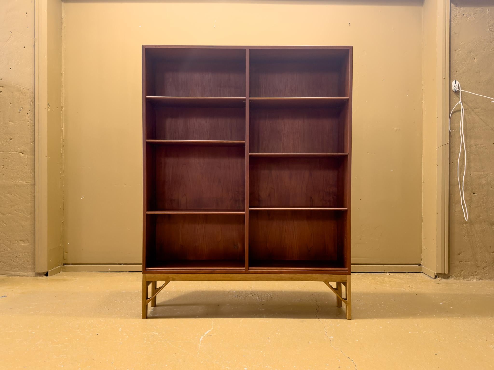 Børge Mogensen è un baluardo del design moderno danese e per noi incarna l'integrità. Il suo approccio funzionale e diplomatico al design dei mobili ha aperto la strada alla diffusione della cultura del design danese in tutto il mondo. 

Le sue