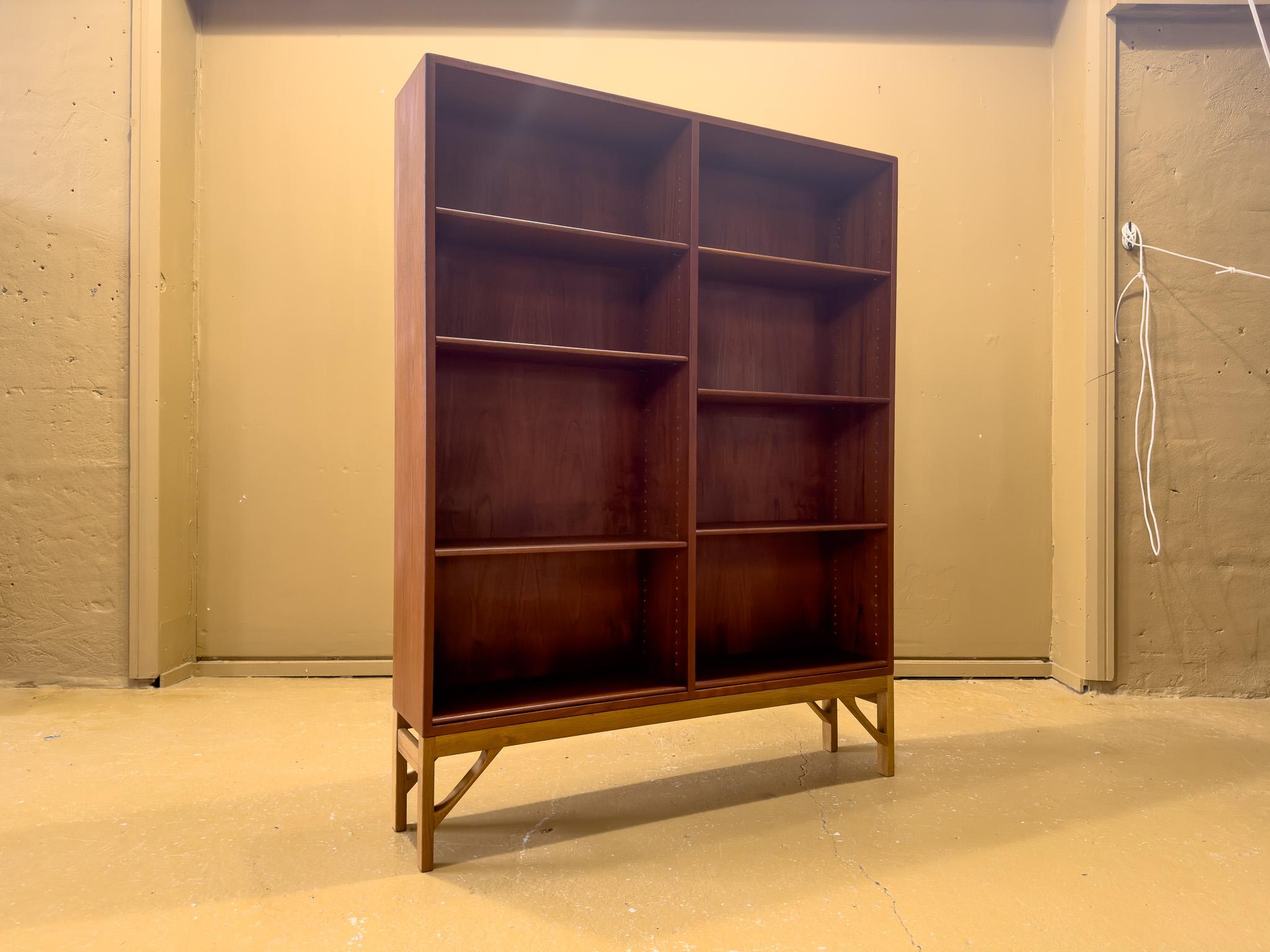 Mid-Century moderno Libreria grande di Borg Mogensen in vendita