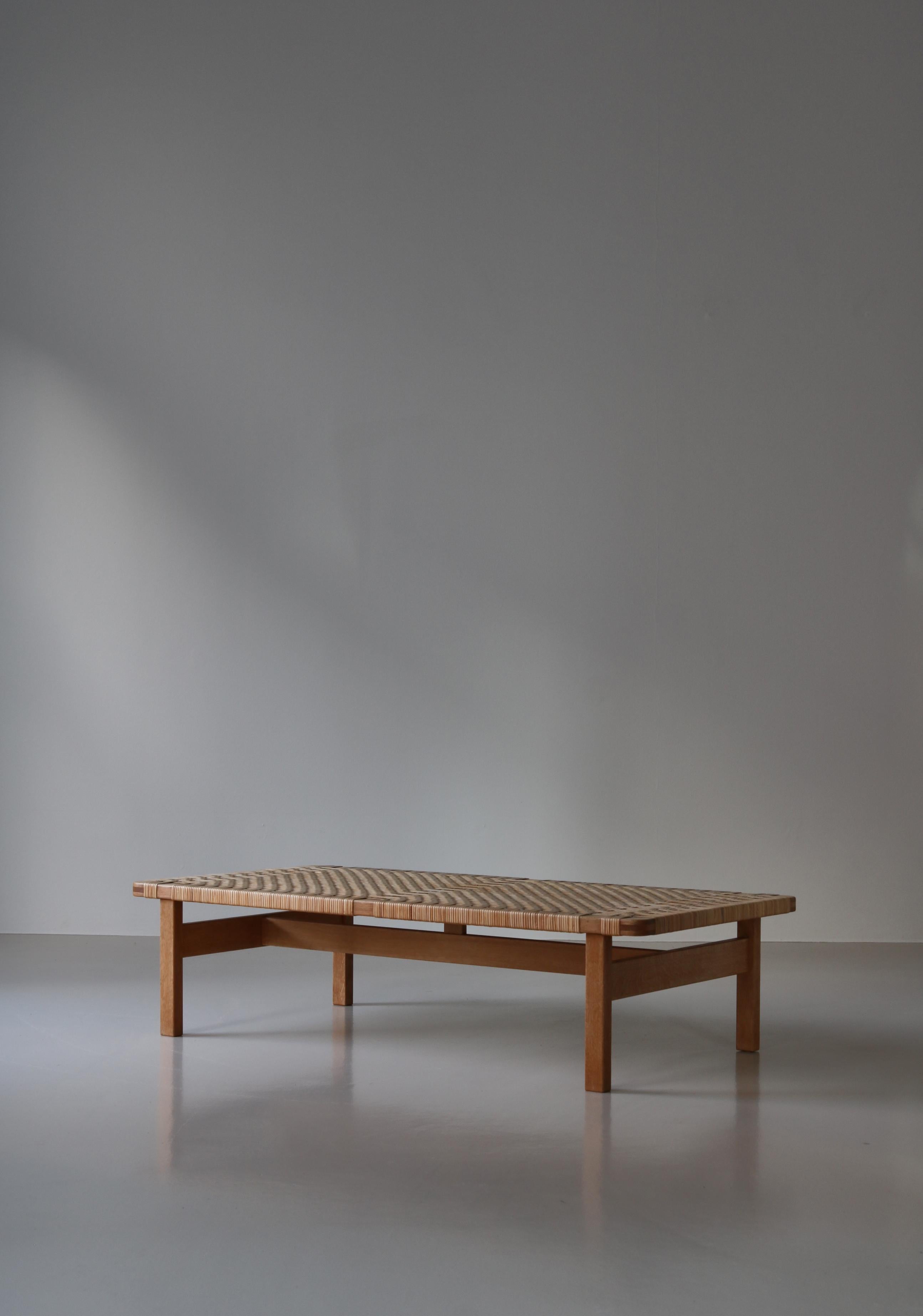 Borge Mogensen Large Side Table or Bench in Oak and Rattan Cane, 1960s, Denmark For Sale 7