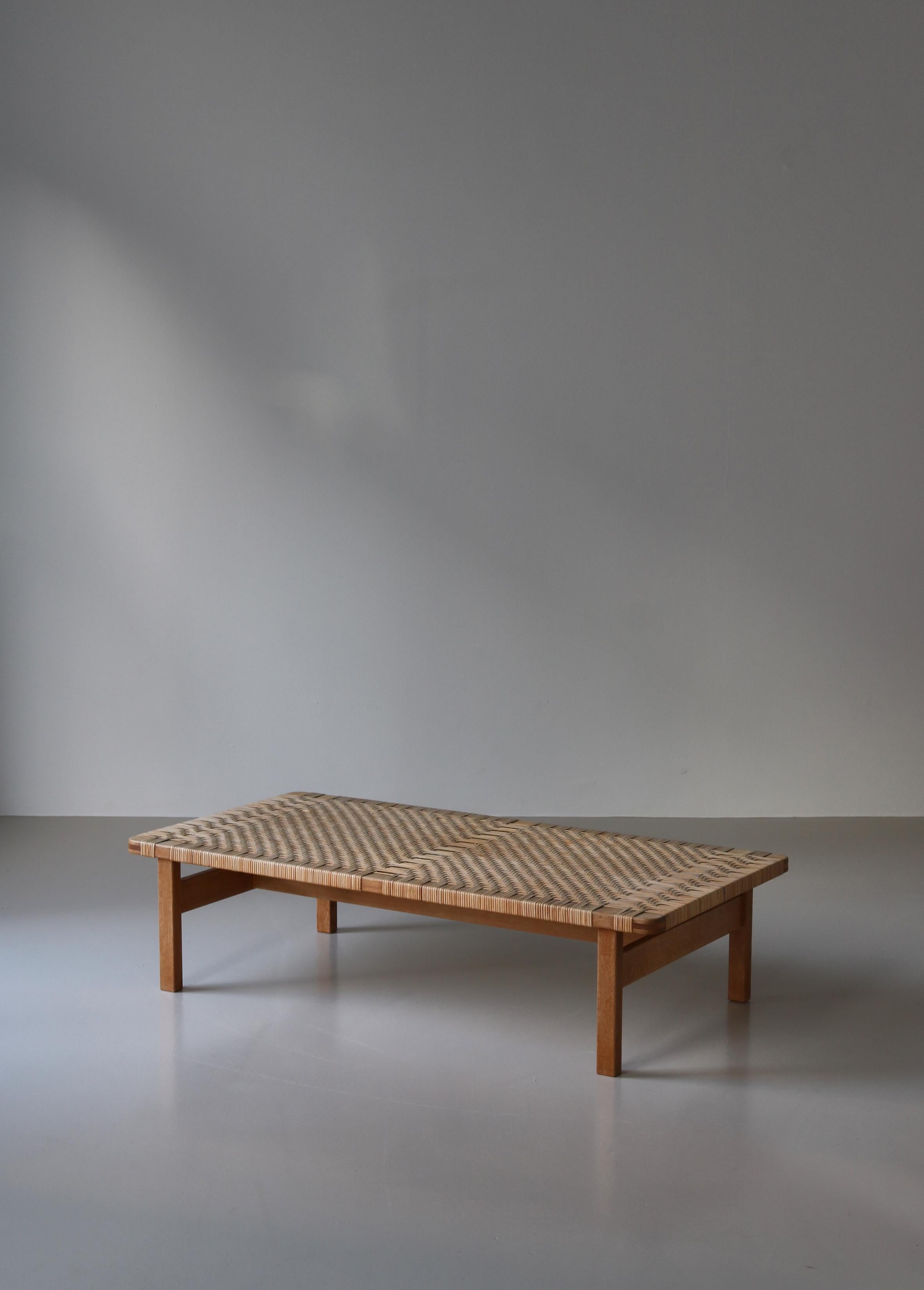 Danish Borge Mogensen Large Side Table or Bench in Oak and Rattan Cane, 1960s, Denmark For Sale
