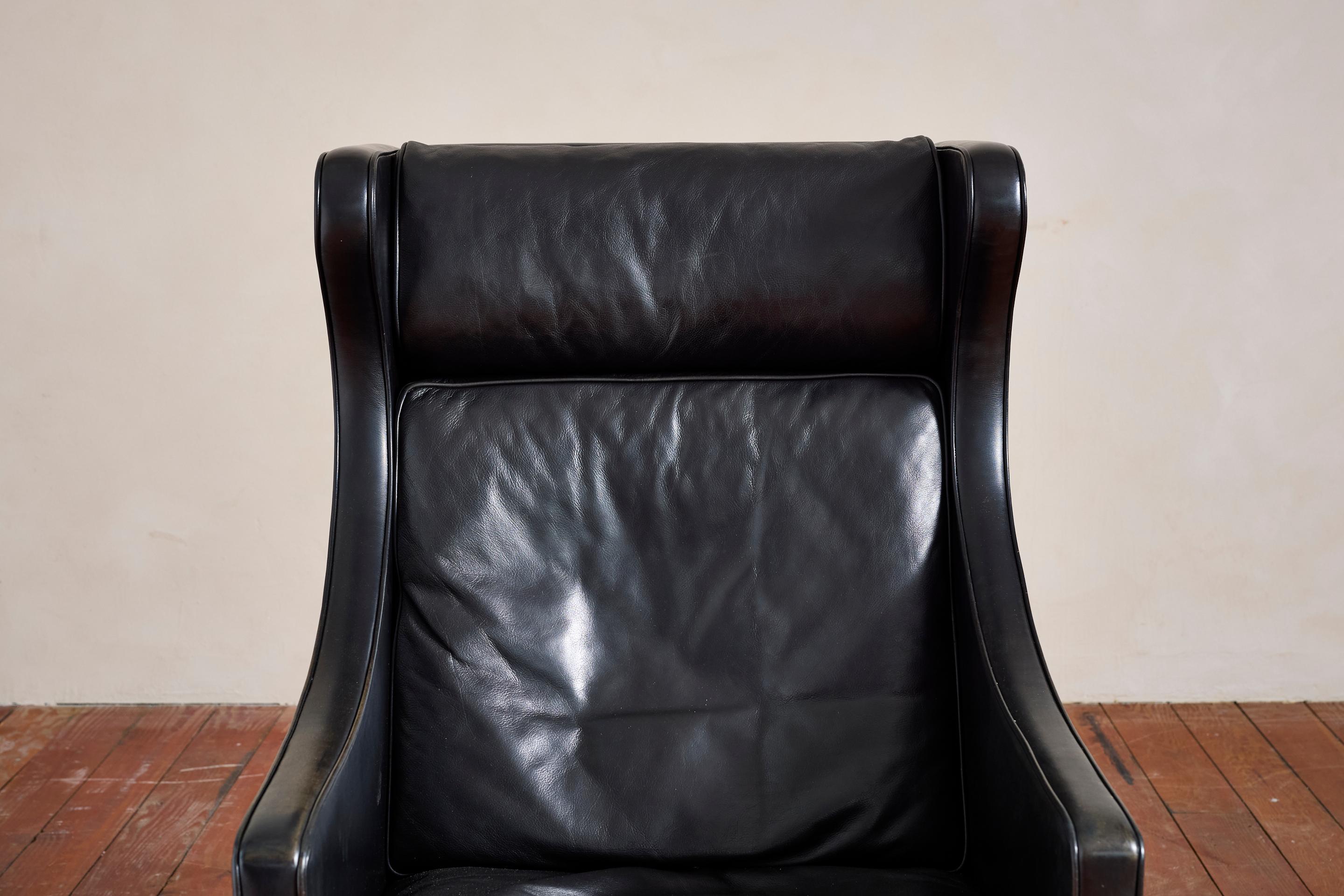 Poltrona Wingback in pelle di Borg Mogensen con ottomana in vendita 7