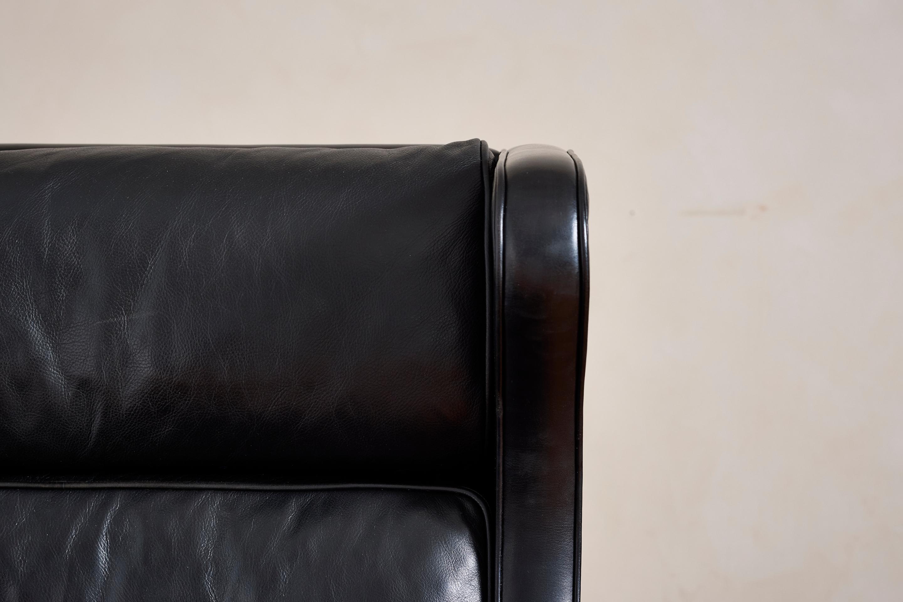 Poltrona Wingback in pelle di Borg Mogensen con ottomana in vendita 8