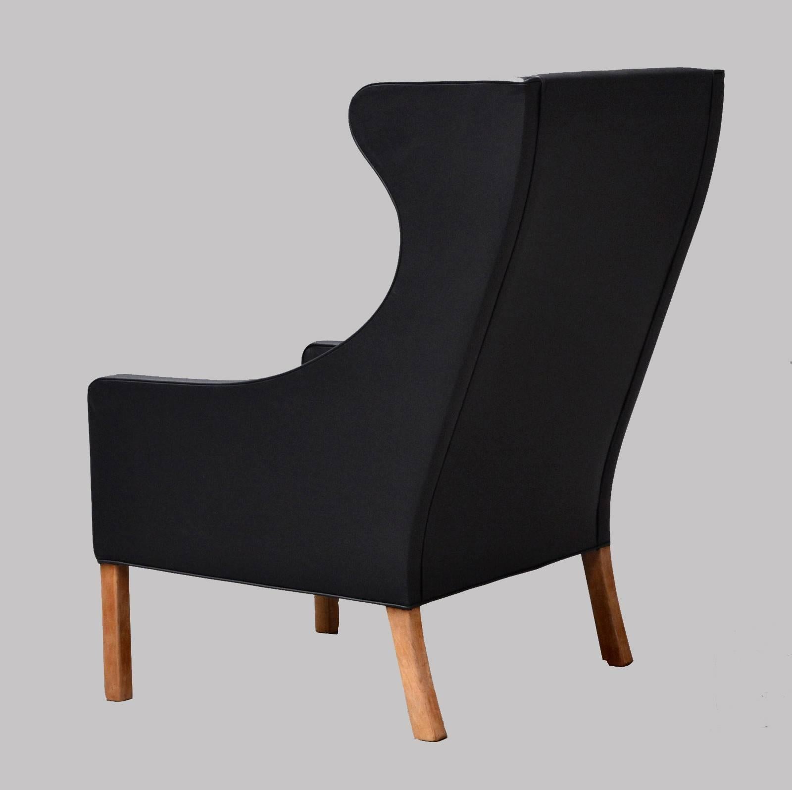 Scandinavian Modern Borge Mogensen Leathered Model 2204 Wingback Chair by Fredericia Stolefabrik