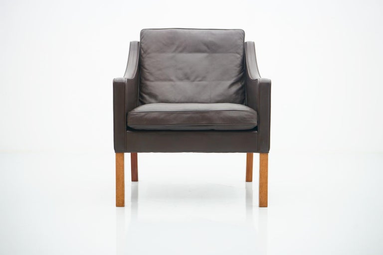 Danish Leather Lounge Chair by Børge Mogensen 2207 For Sale 5