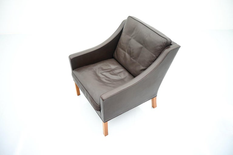 Scandinavian Modern Danish Leather Lounge Chair by Børge Mogensen 2207 For Sale