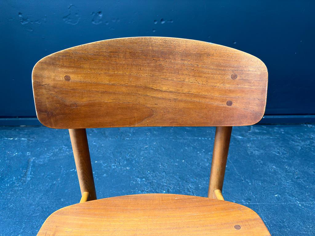 Teck Chaise Borge Mogensensen modèle 122 en vente