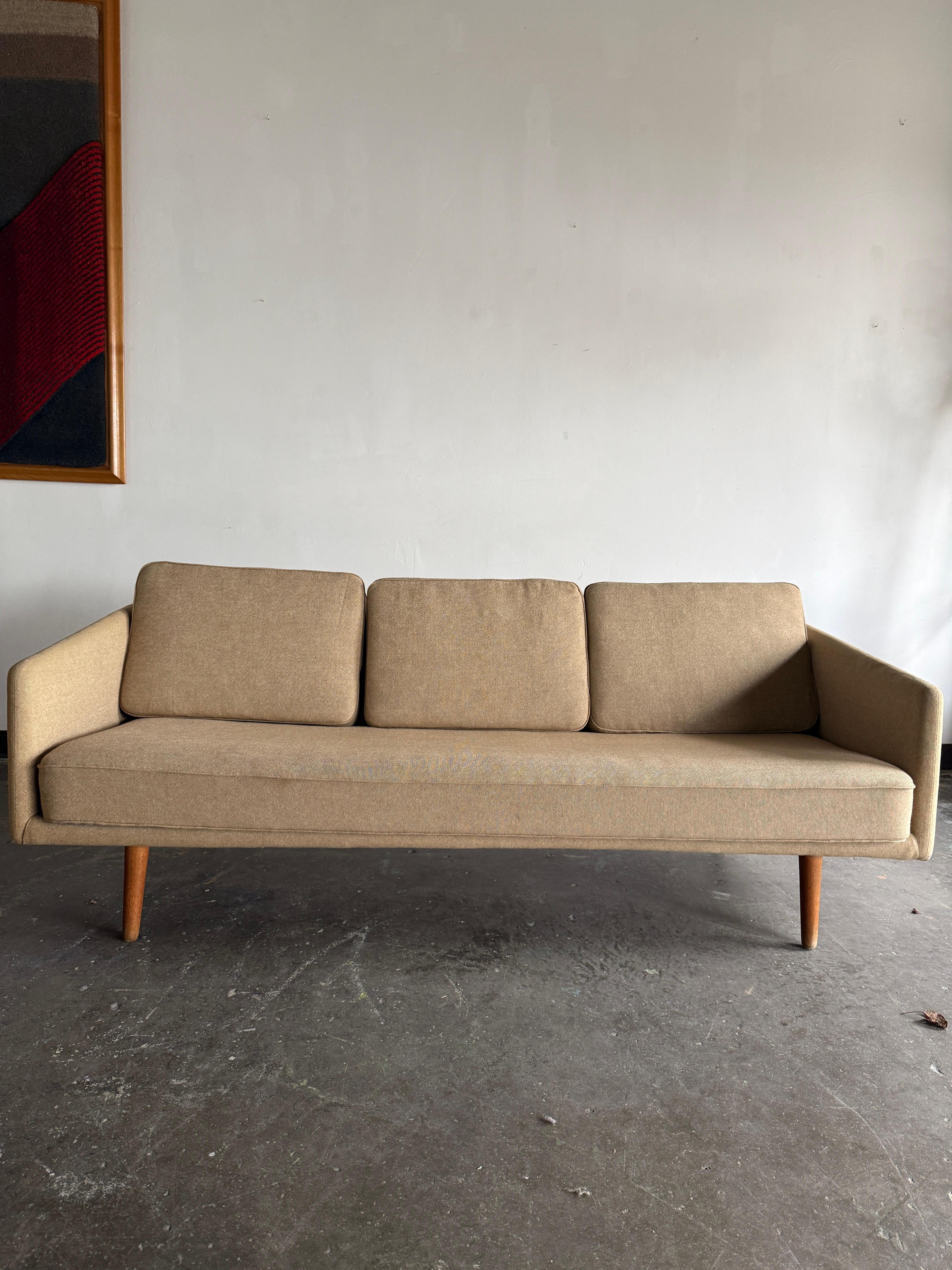 Borge Mogensen Model 201 Sofa in Original Wool for Fredericia, Denmark, 1950s For Sale