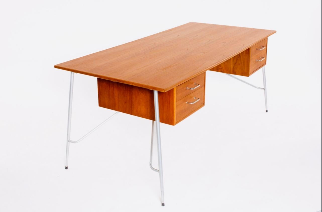 Mid-Century Modern Borge Mogensen Model 202 Teak Desk For Sale