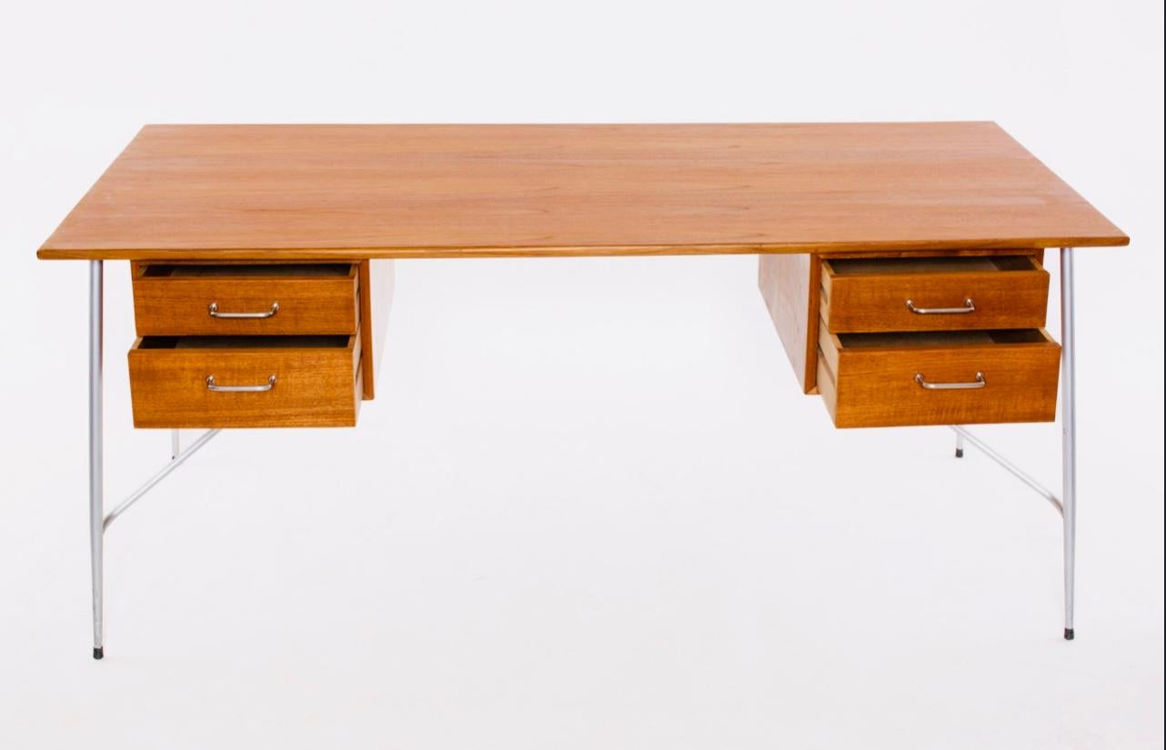 Mid-20th Century Borge Mogensen Model 202 Teak Desk For Sale