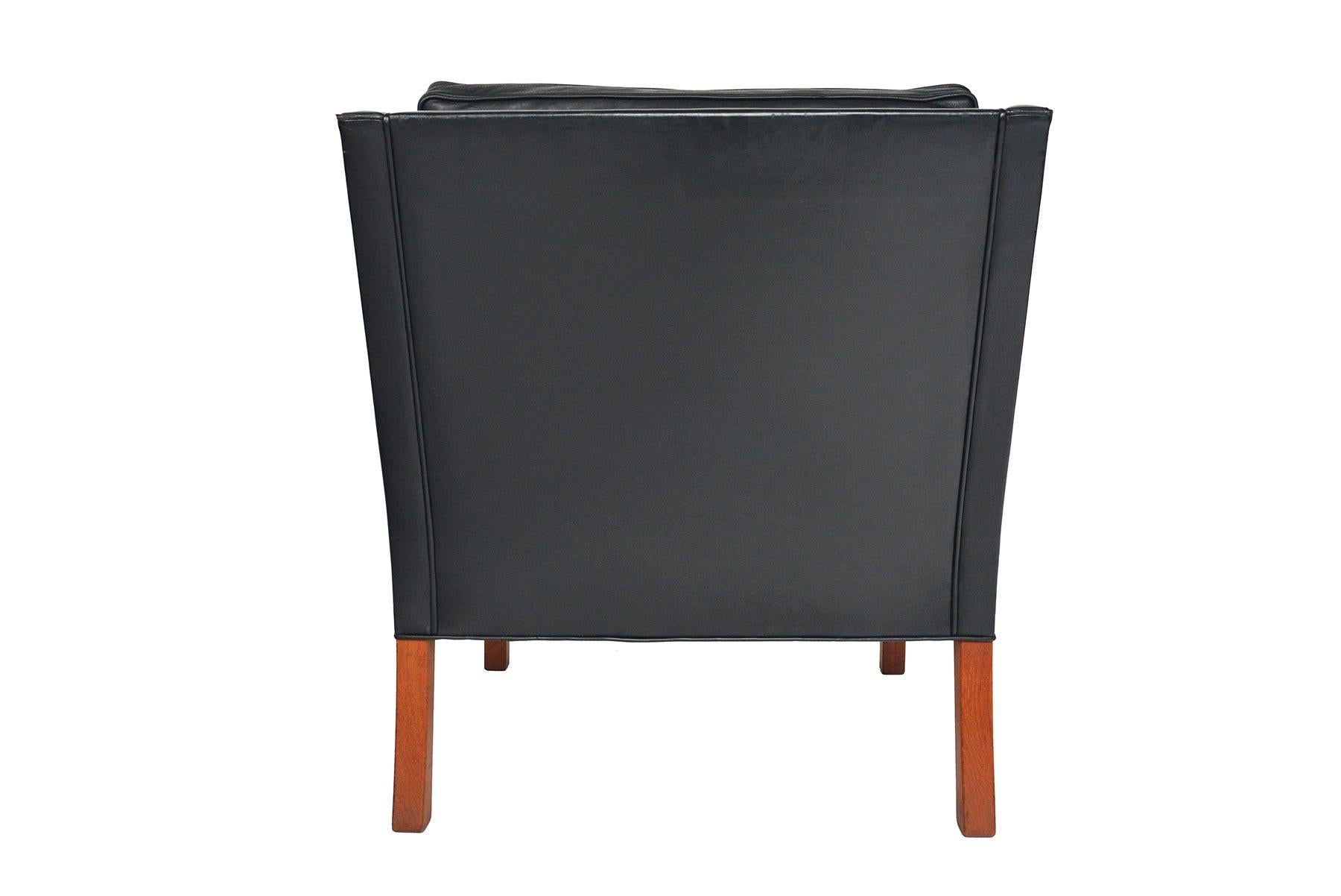 Borge Mogensen Model 2207 Black Leather Lounge Chair In Good Condition In Berkeley, CA