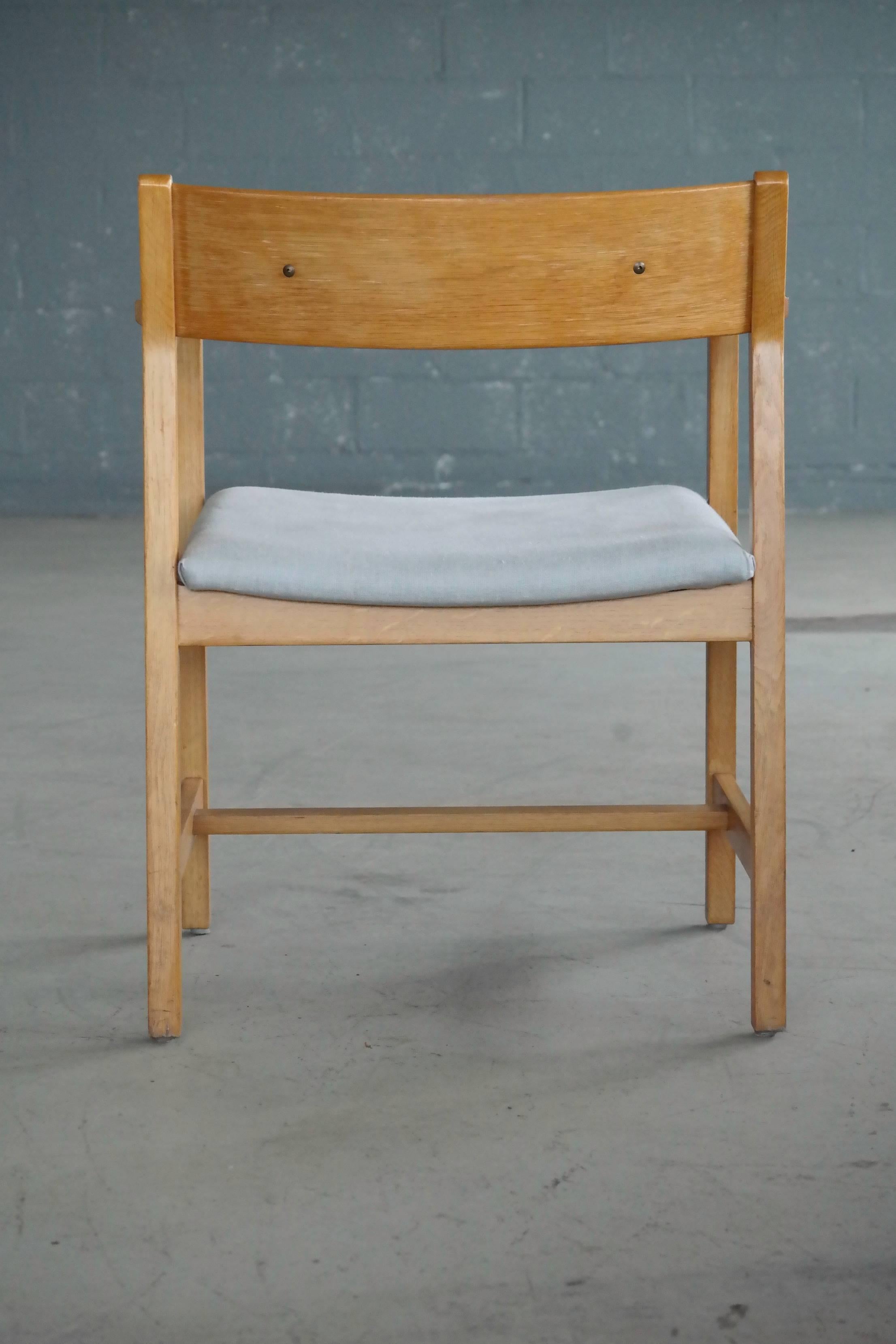 Mid-20th Century Børge Mogensen Model 3242 Oak Side or Armchair for Fredericia Stolefabrik For Sale