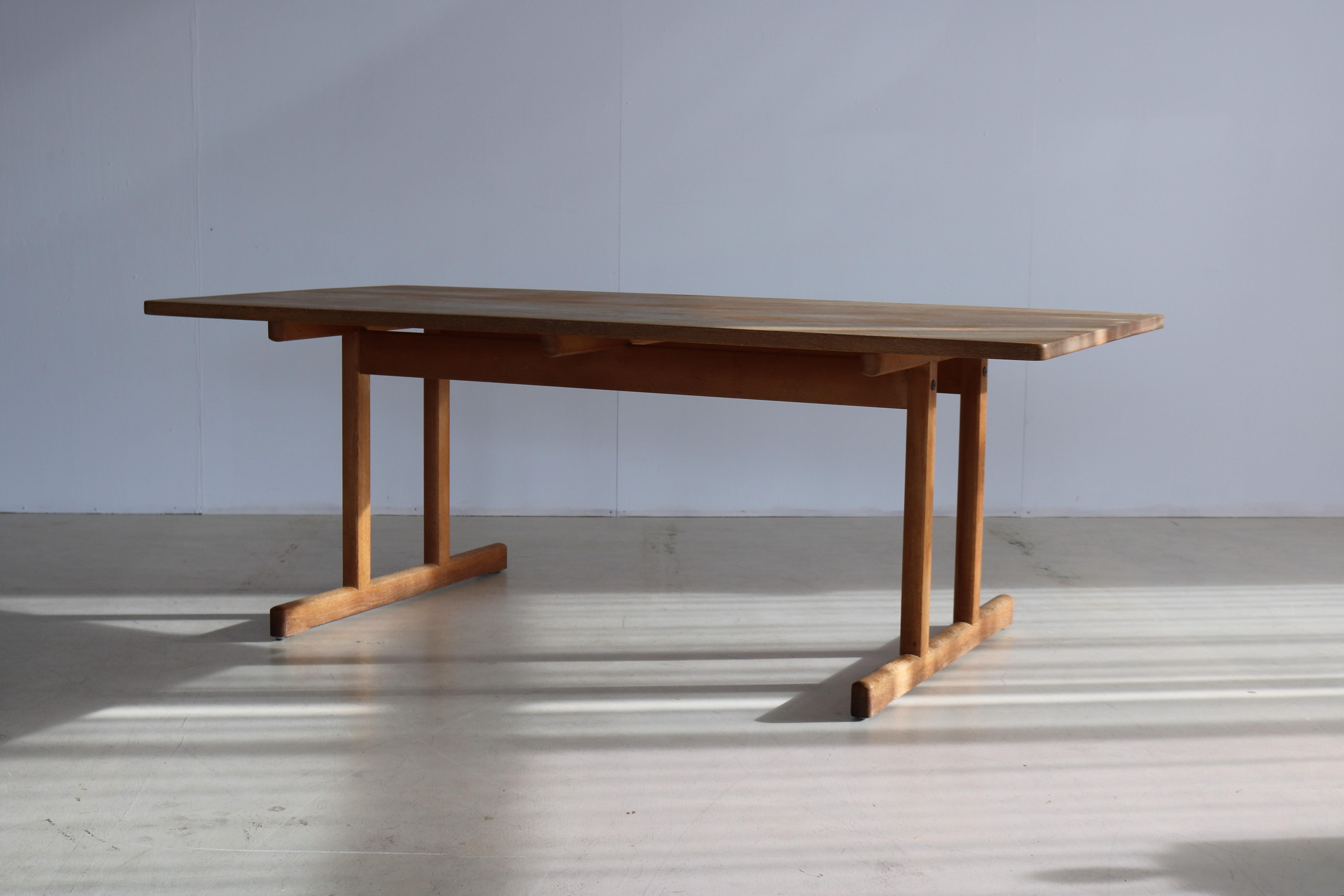 Vintage dining table table Borge Mogensen model 6286 Danish

Period 60's
Designs Borge Mogensen Fredericia Denmark
Conditions excellent light signs of use
Size 72 x 195 x 97.5 (HxWxD)

Details Oak; model 6286

Article number 1733.
   